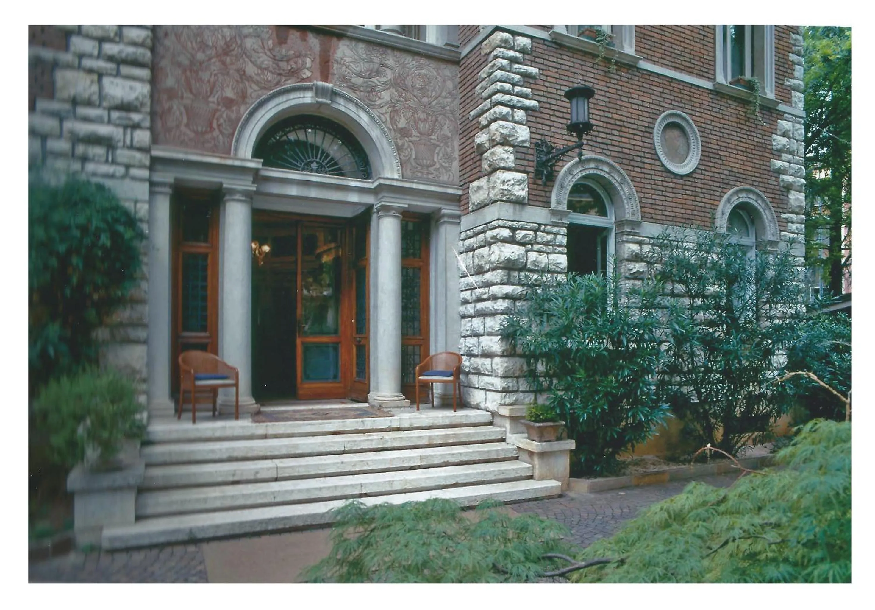 Property building in Villa V