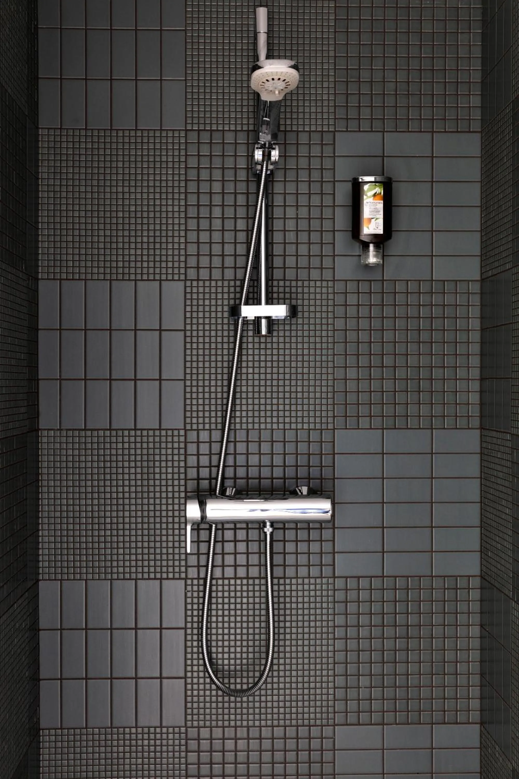 Shower in Hotel Alcyon