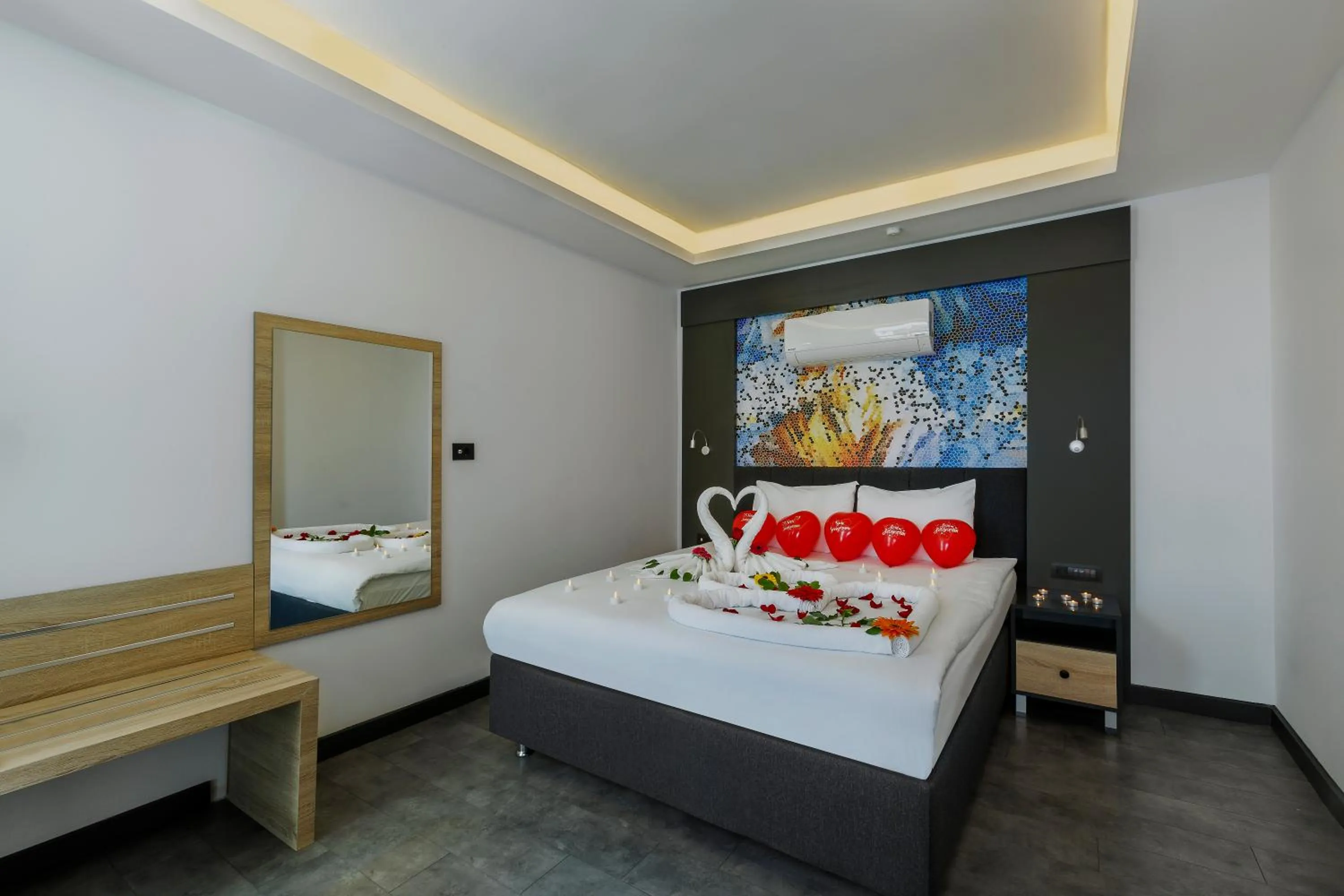 Bedroom, Bed in Optimum Luxury Hotel&Spa