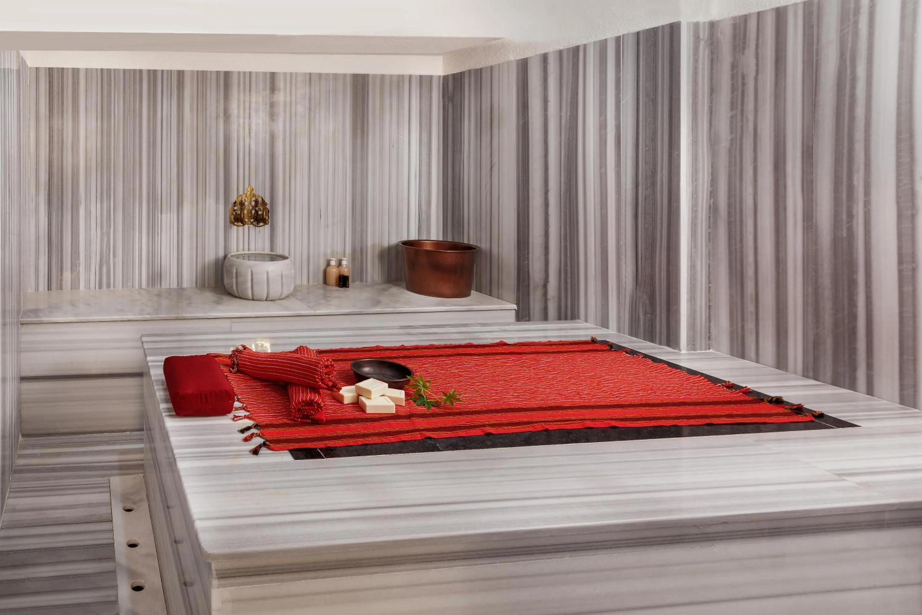 Public Bath in Optimum Luxury Hotel&Spa