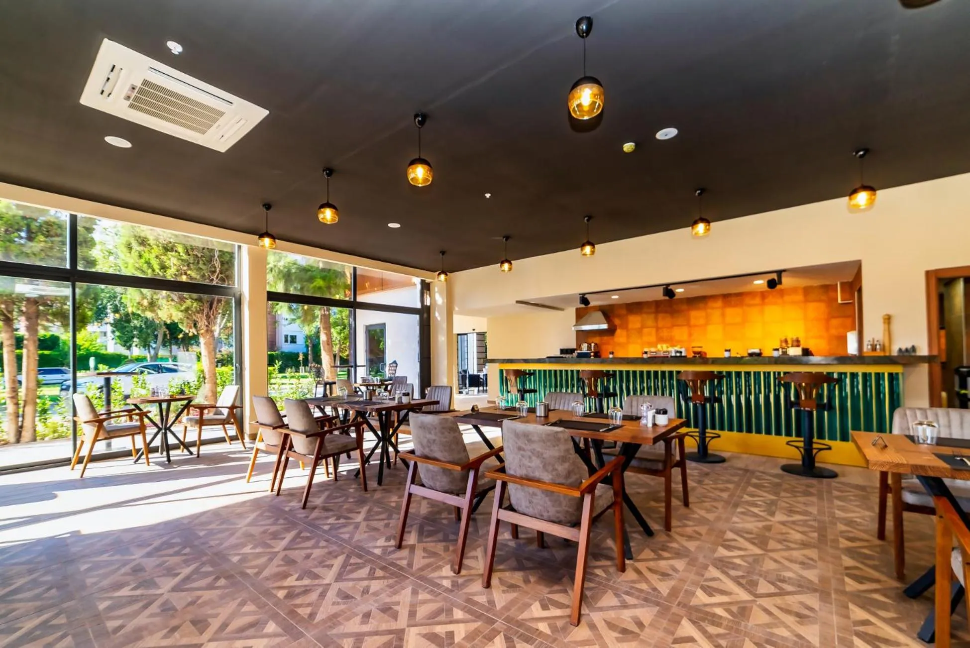 Restaurant/places to eat in Optimum Luxury Hotel&Spa