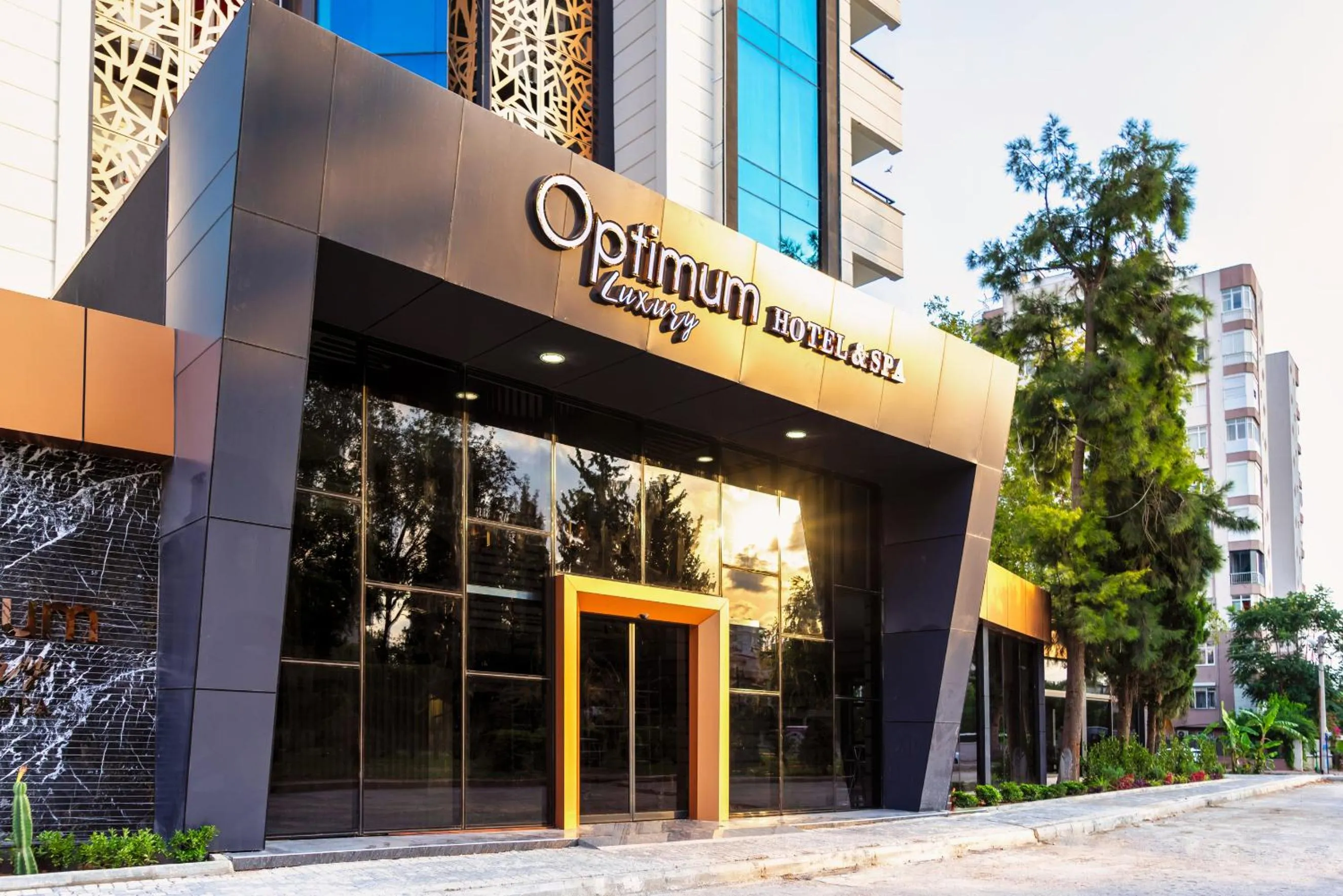Facade/entrance in Optimum Luxury Hotel&Spa