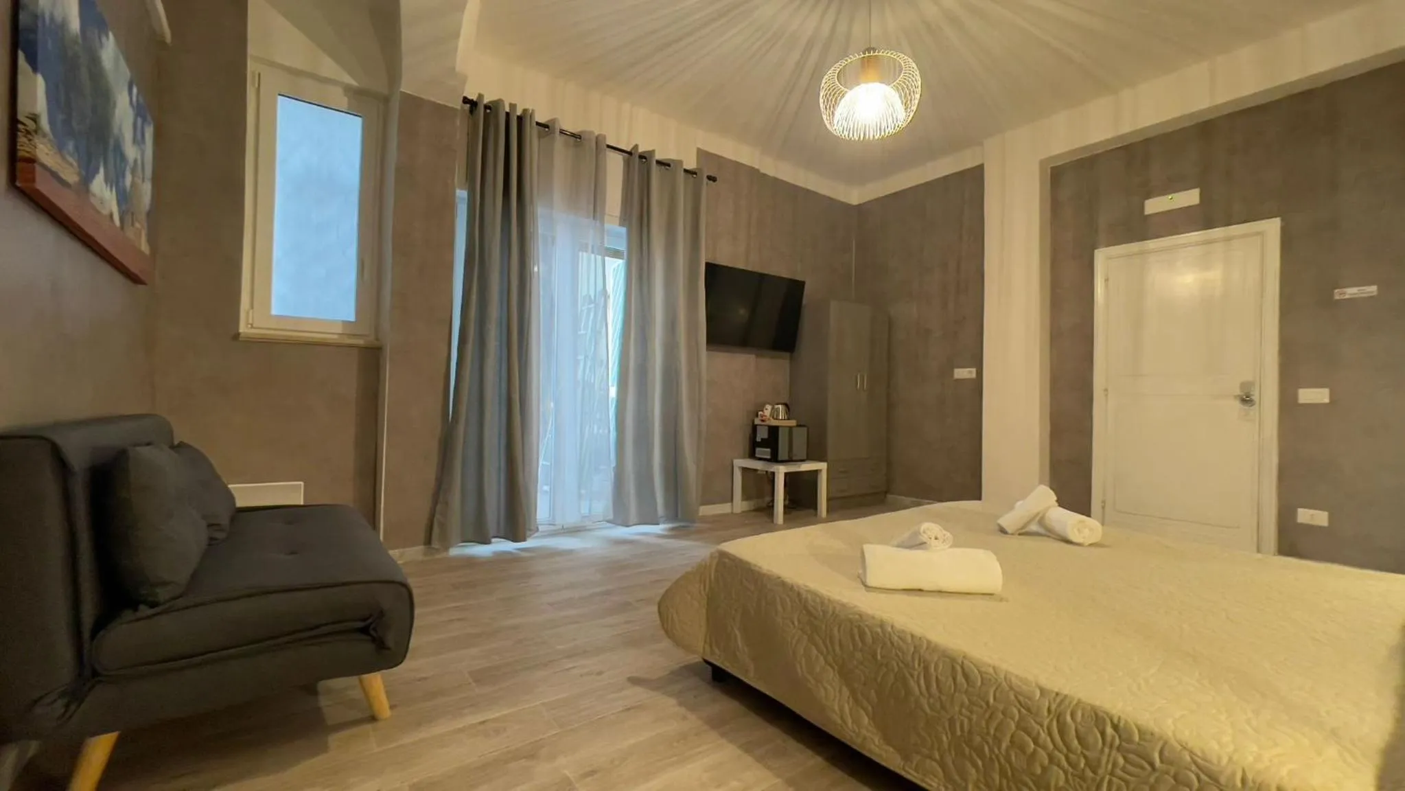 TV and multimedia in Cconforthotels R&B Gary House