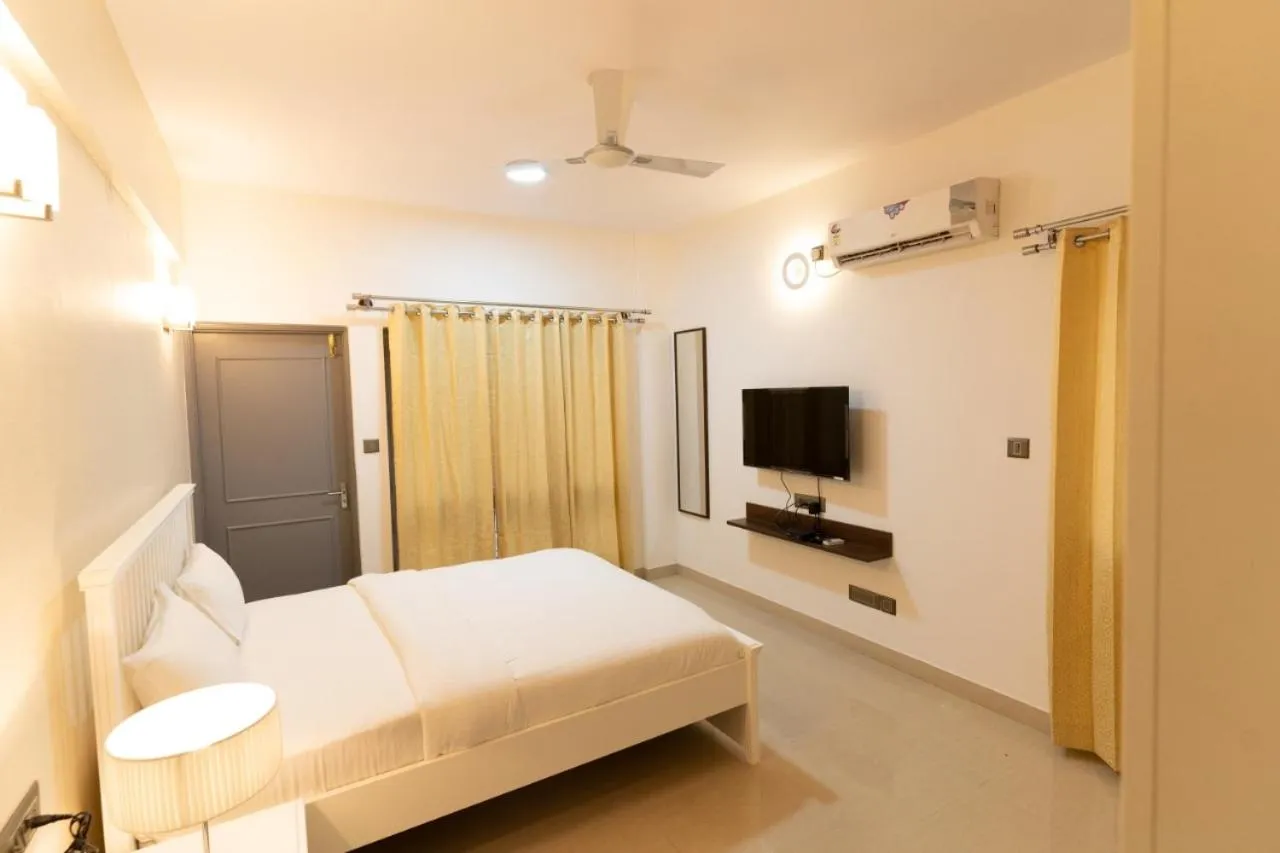 Bed in Regal Business Suites