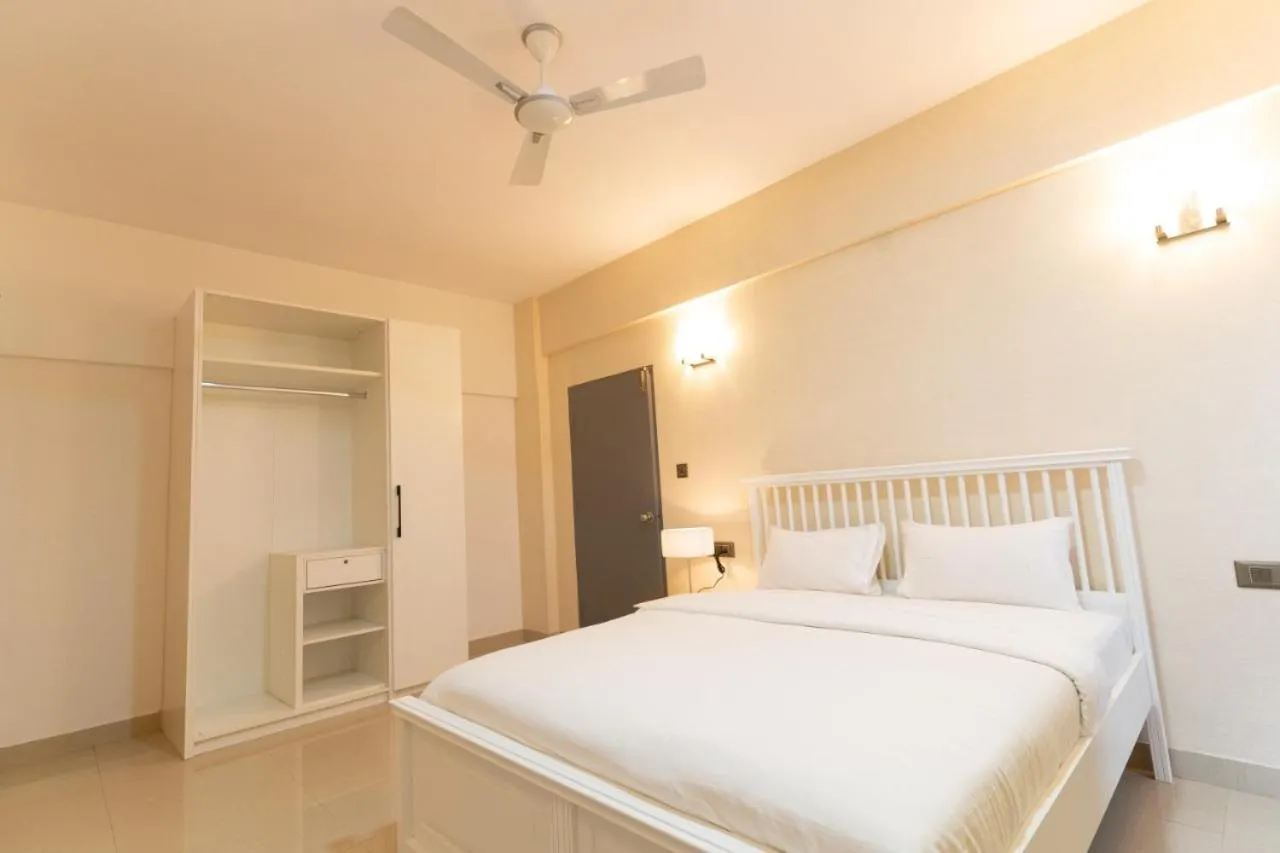 Bed in Regal Business Suites