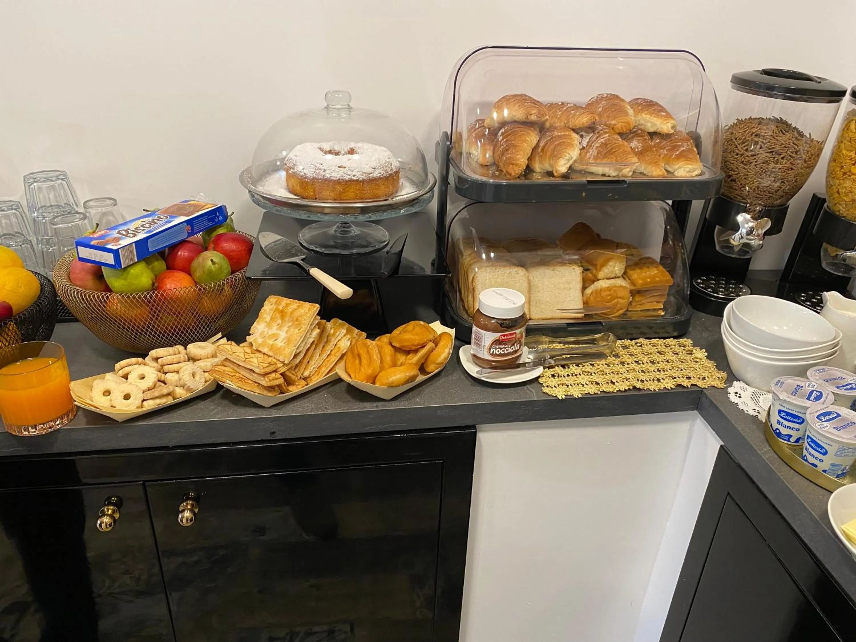 Breakfast in Hotel Cinquantatre