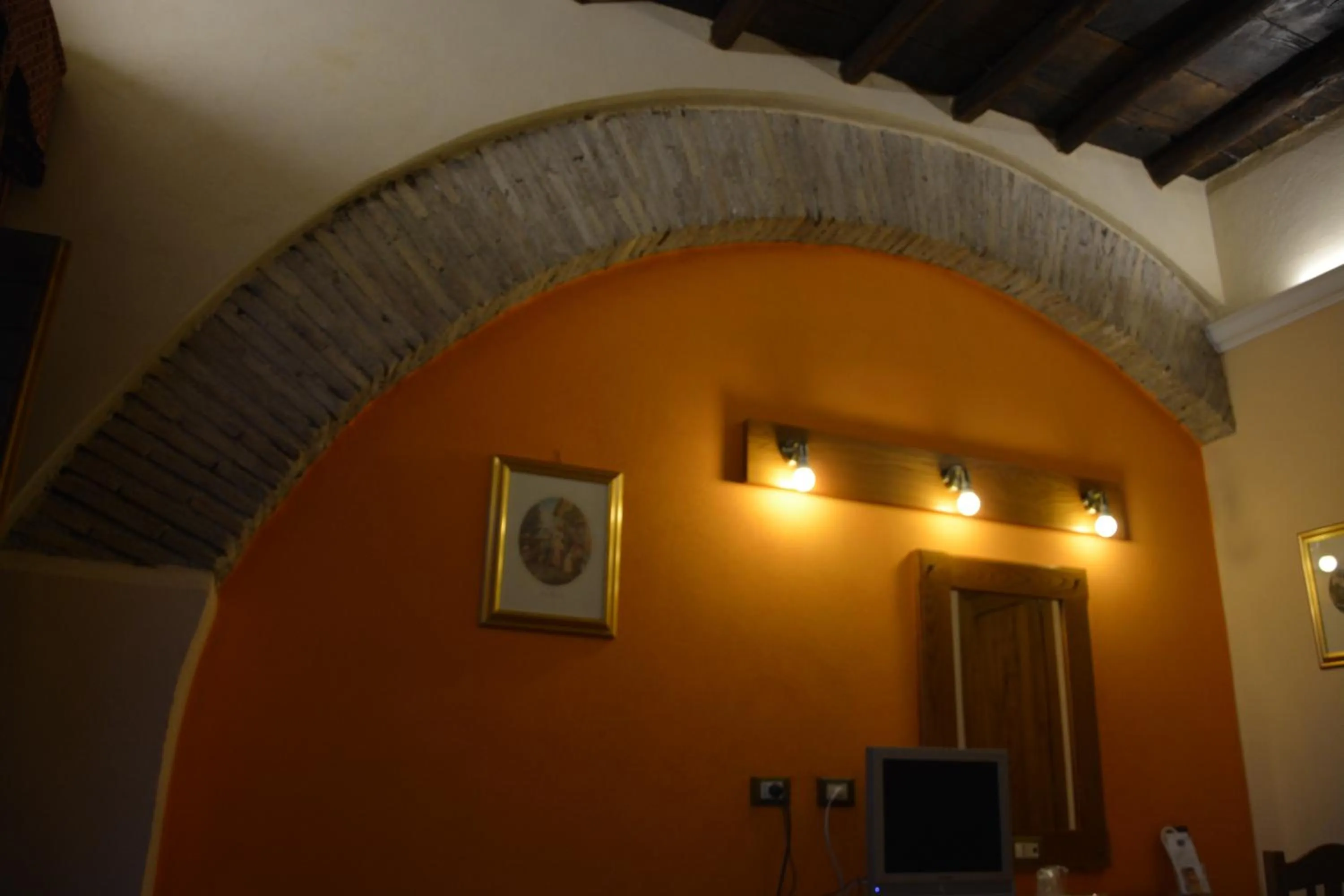 Photo of the whole room in Casale Certosa