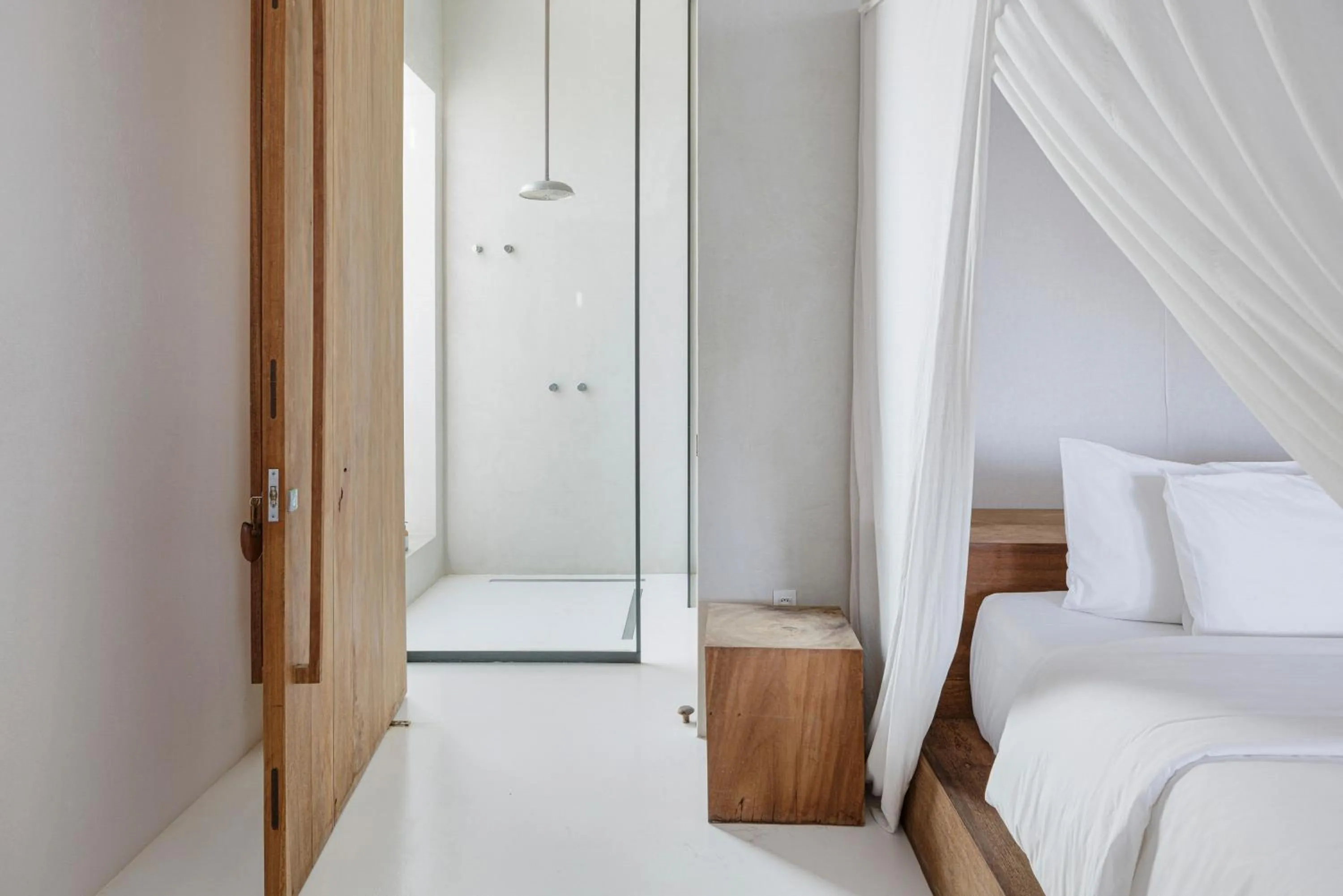 Shower, Bed in KA BRU 1100 Boutique Hotel