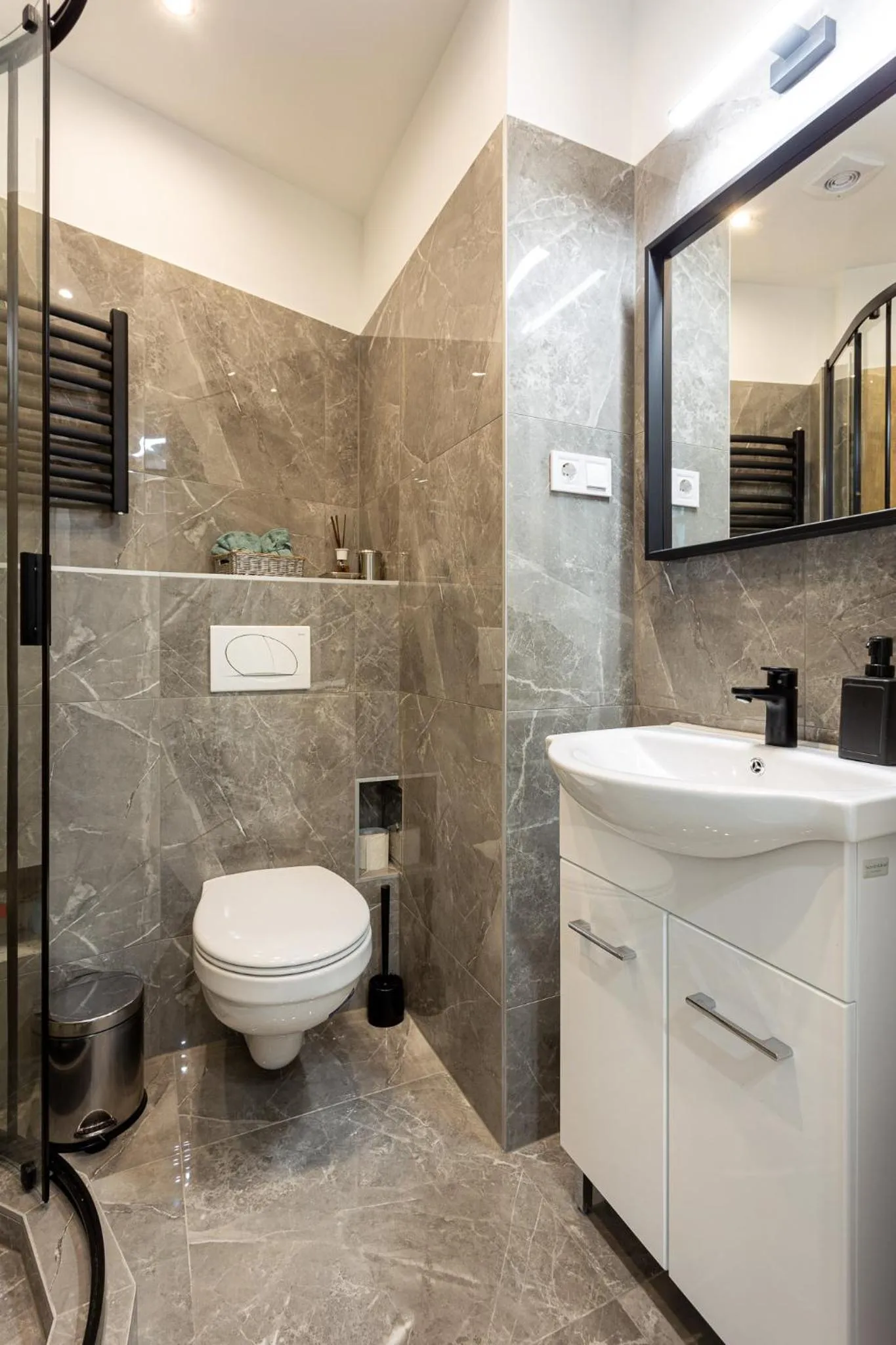 Buda Castle Serpentine Apartments