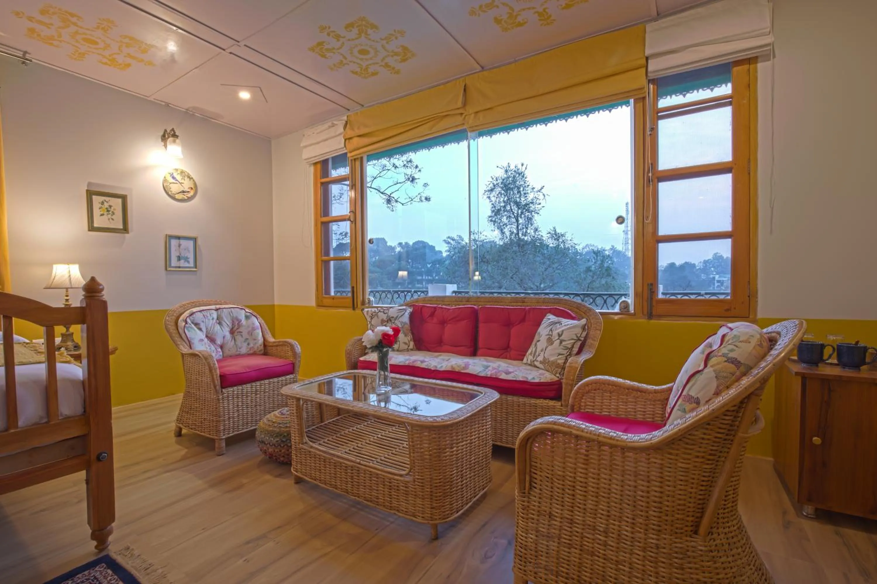 Seating area in Seclude Nahan, Bantony Cottage