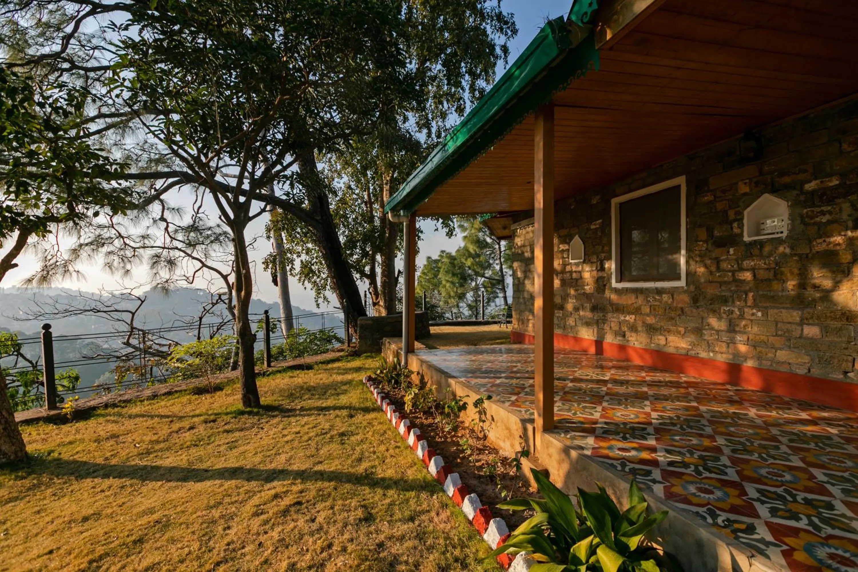 Property building in Seclude Nahan, Bantony Cottage