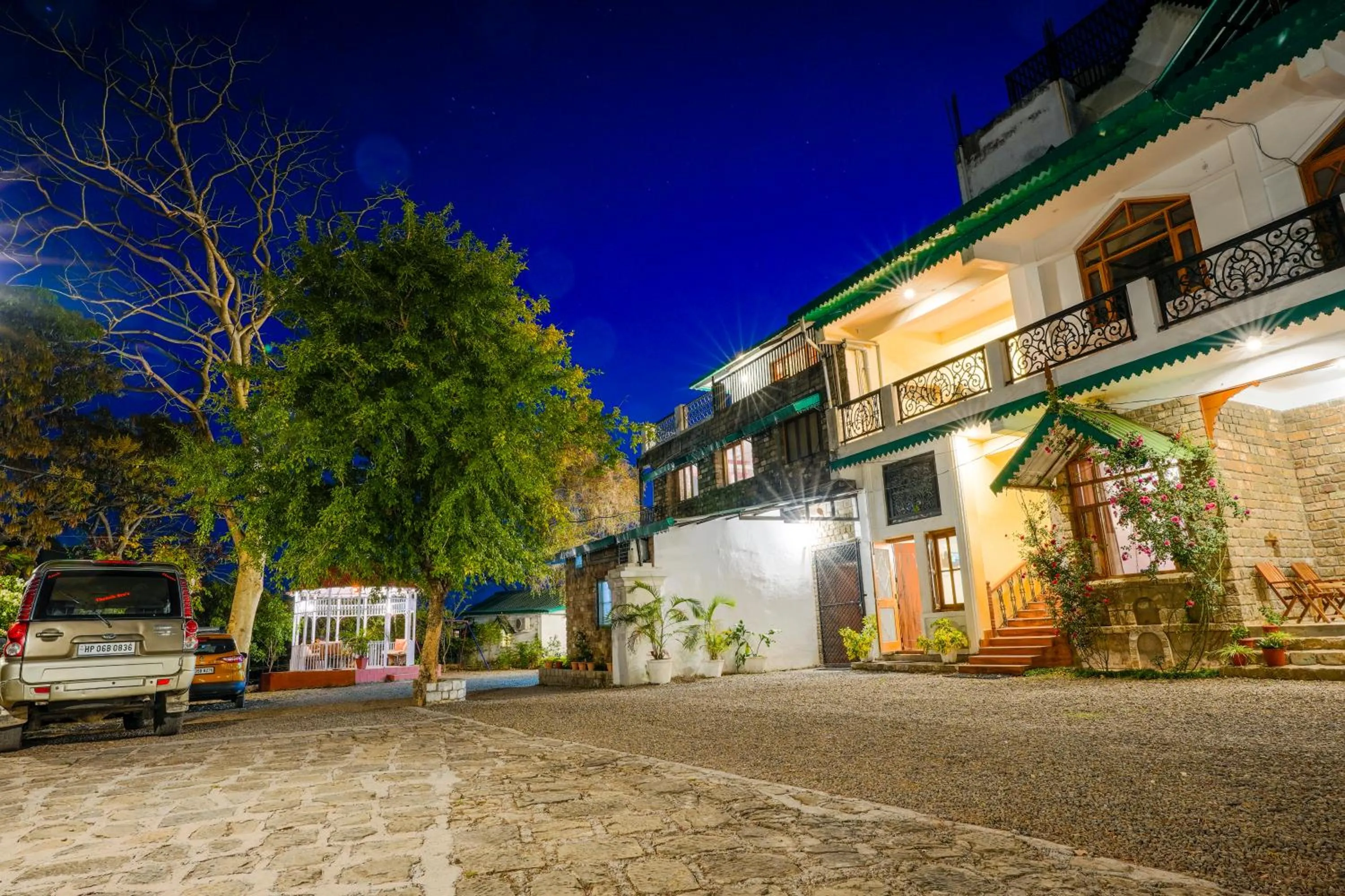 Property building in Seclude Nahan, Bantony Cottage