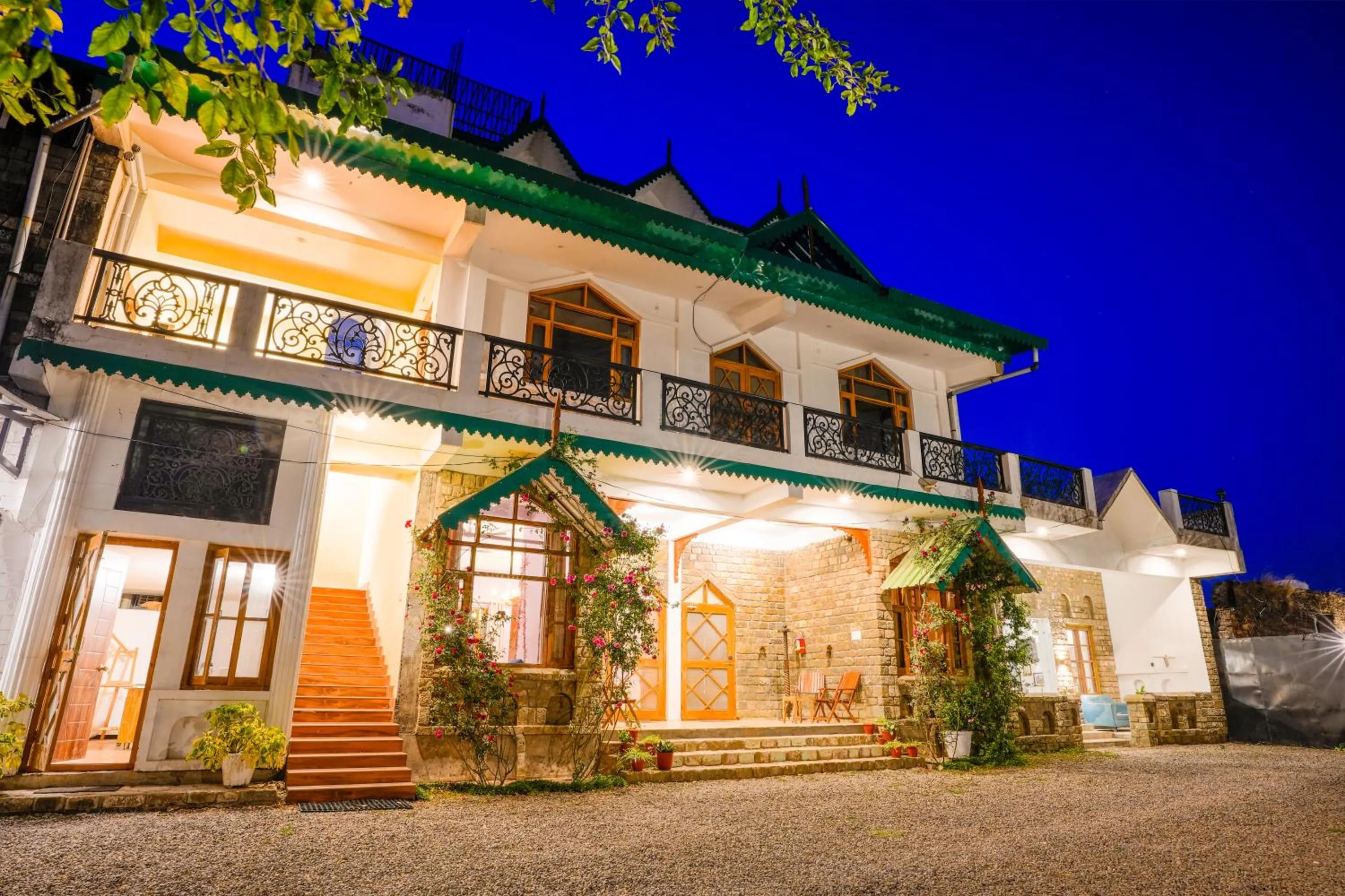 Property building in Seclude Nahan, Bantony Cottage