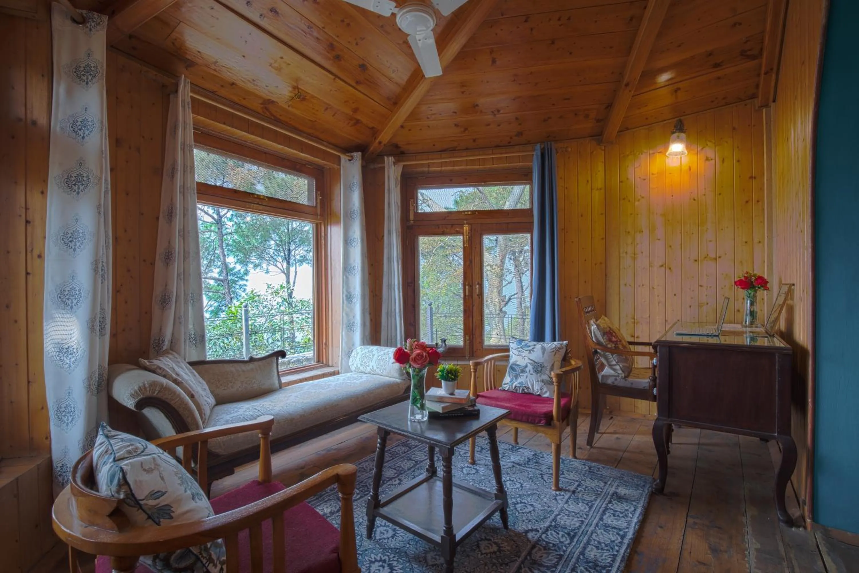 Seating area in Seclude Nahan, Bantony Cottage