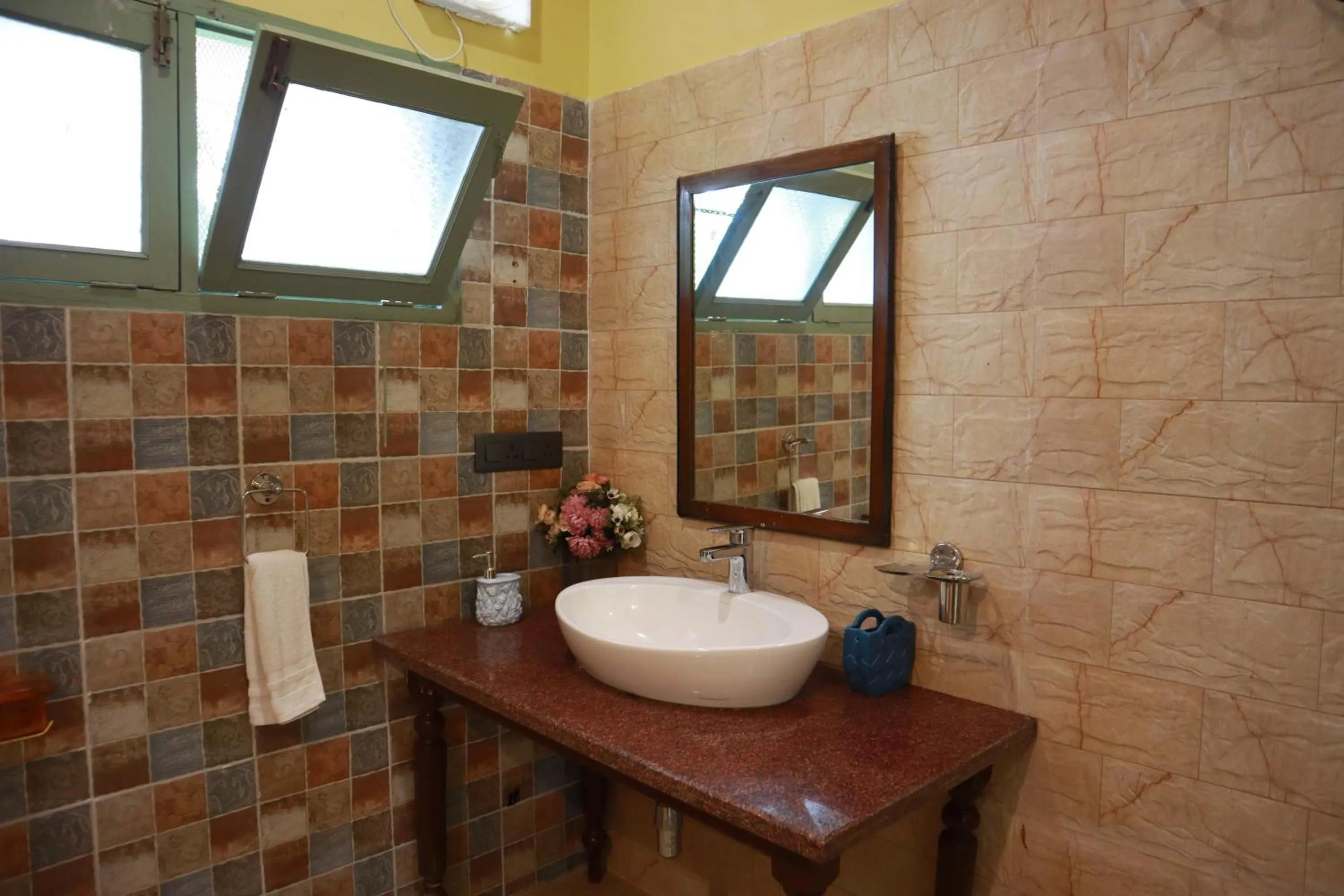 Bathroom in Seclude Nahan, Bantony Cottage
