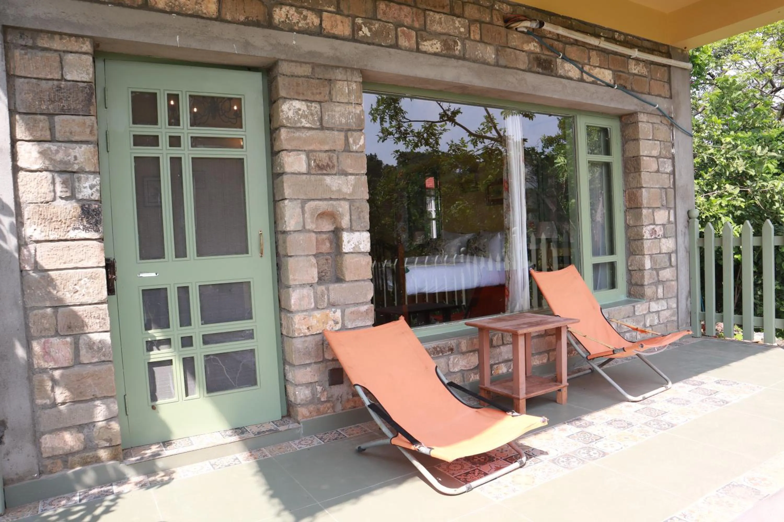 Patio in Seclude Nahan, Bantony Cottage
