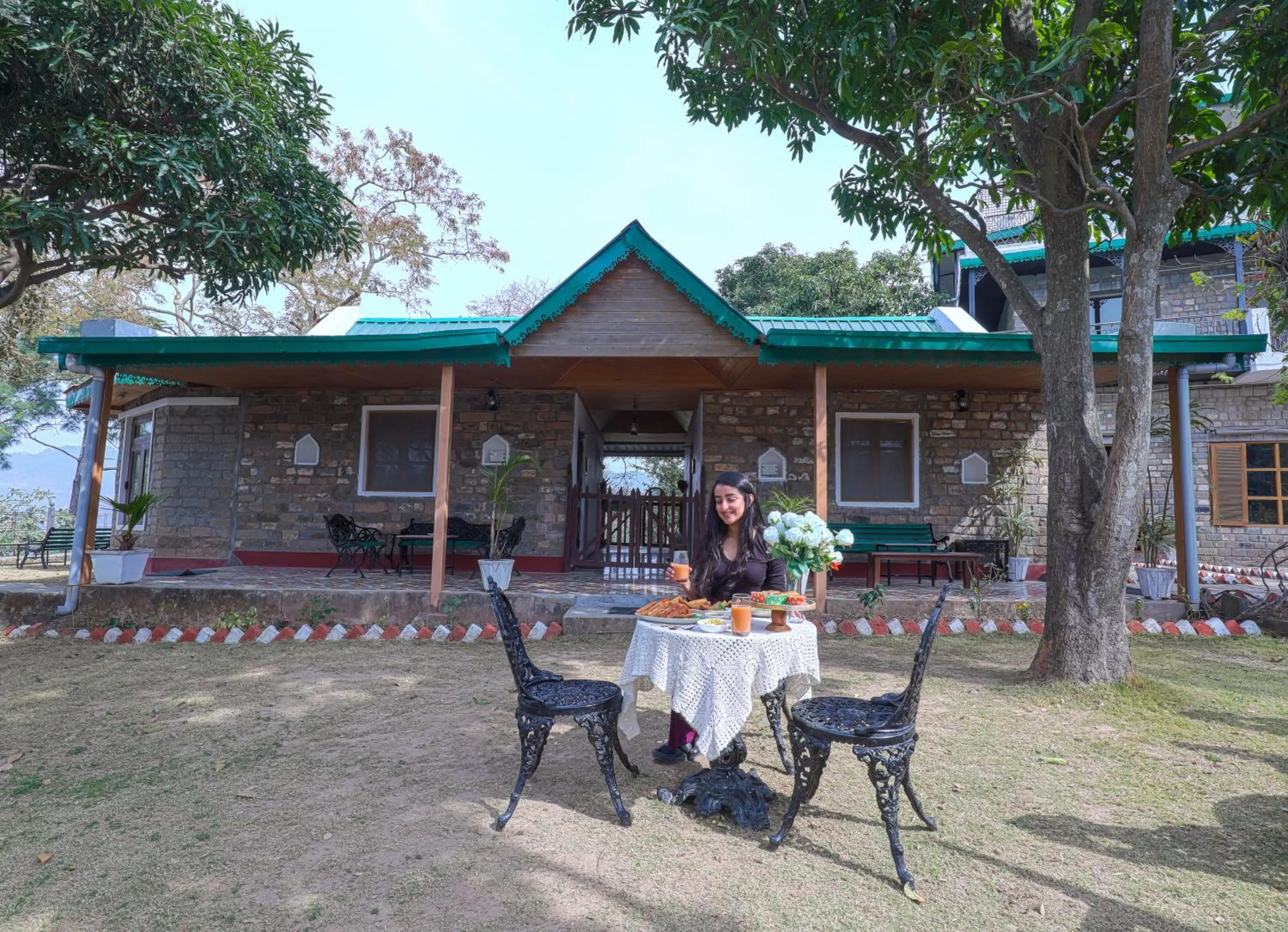 Property building in Seclude Nahan, Bantony Cottage