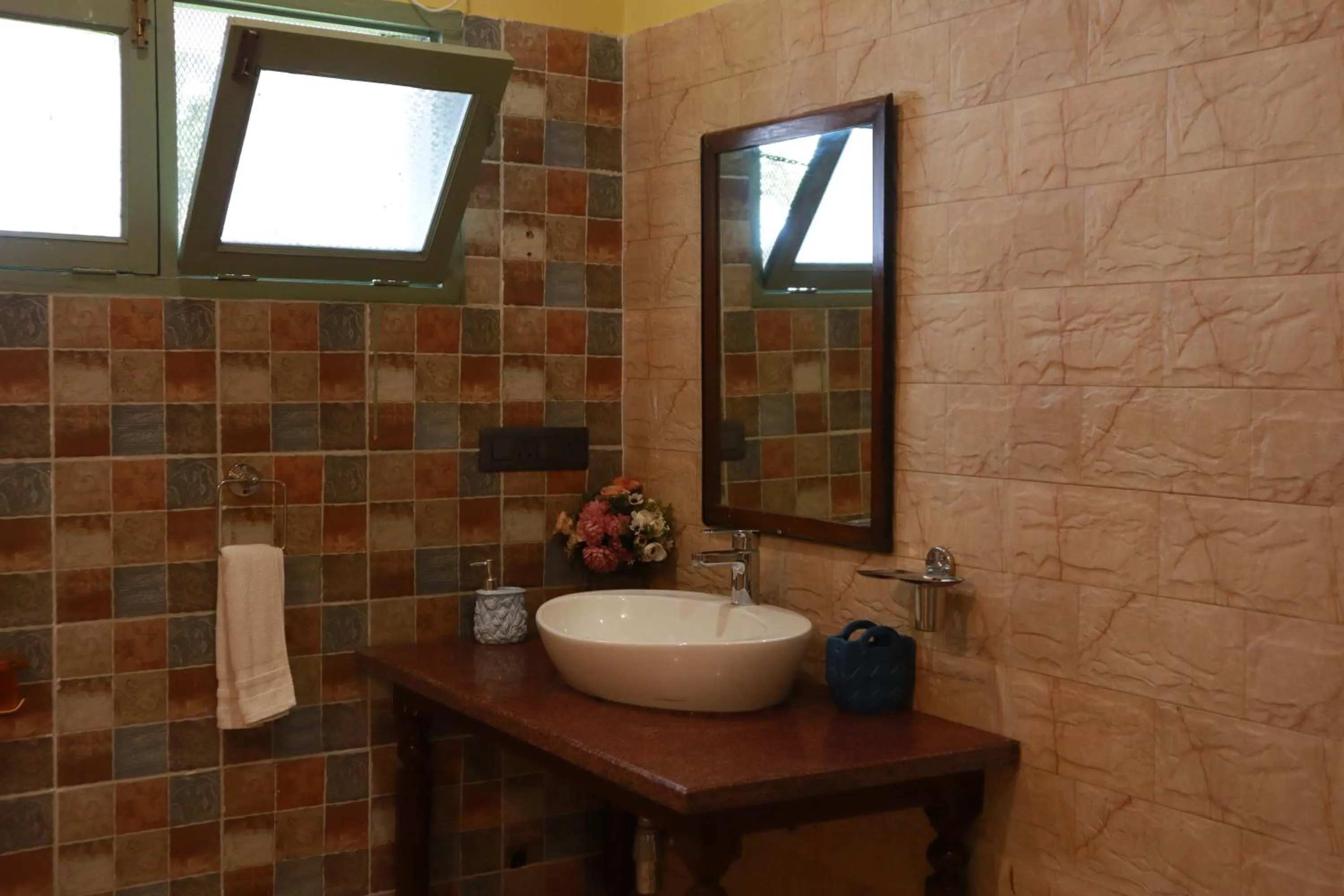 Bathroom in Seclude Nahan, Bantony Cottage