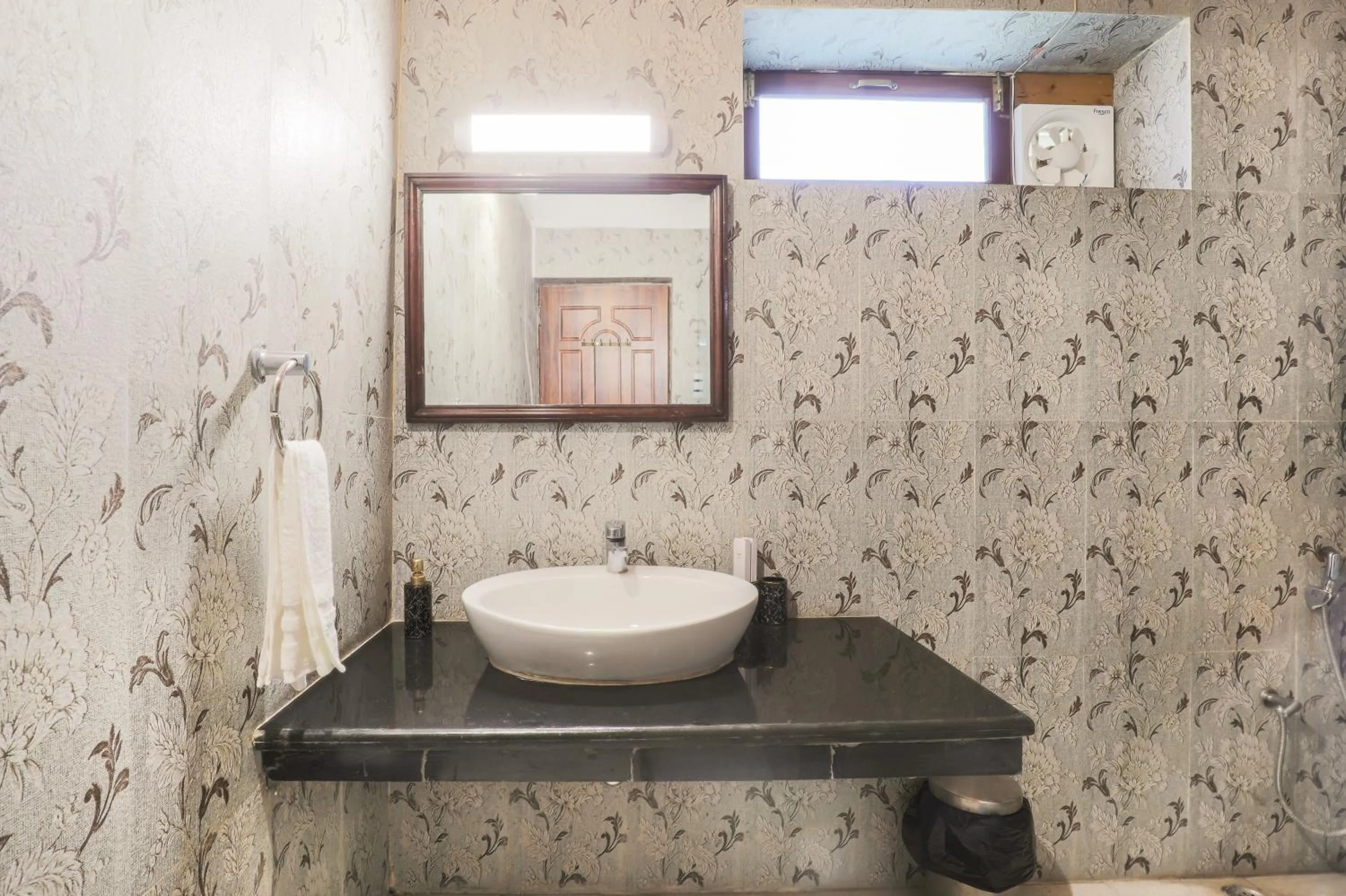 Bathroom in Seclude Nahan, Bantony Cottage