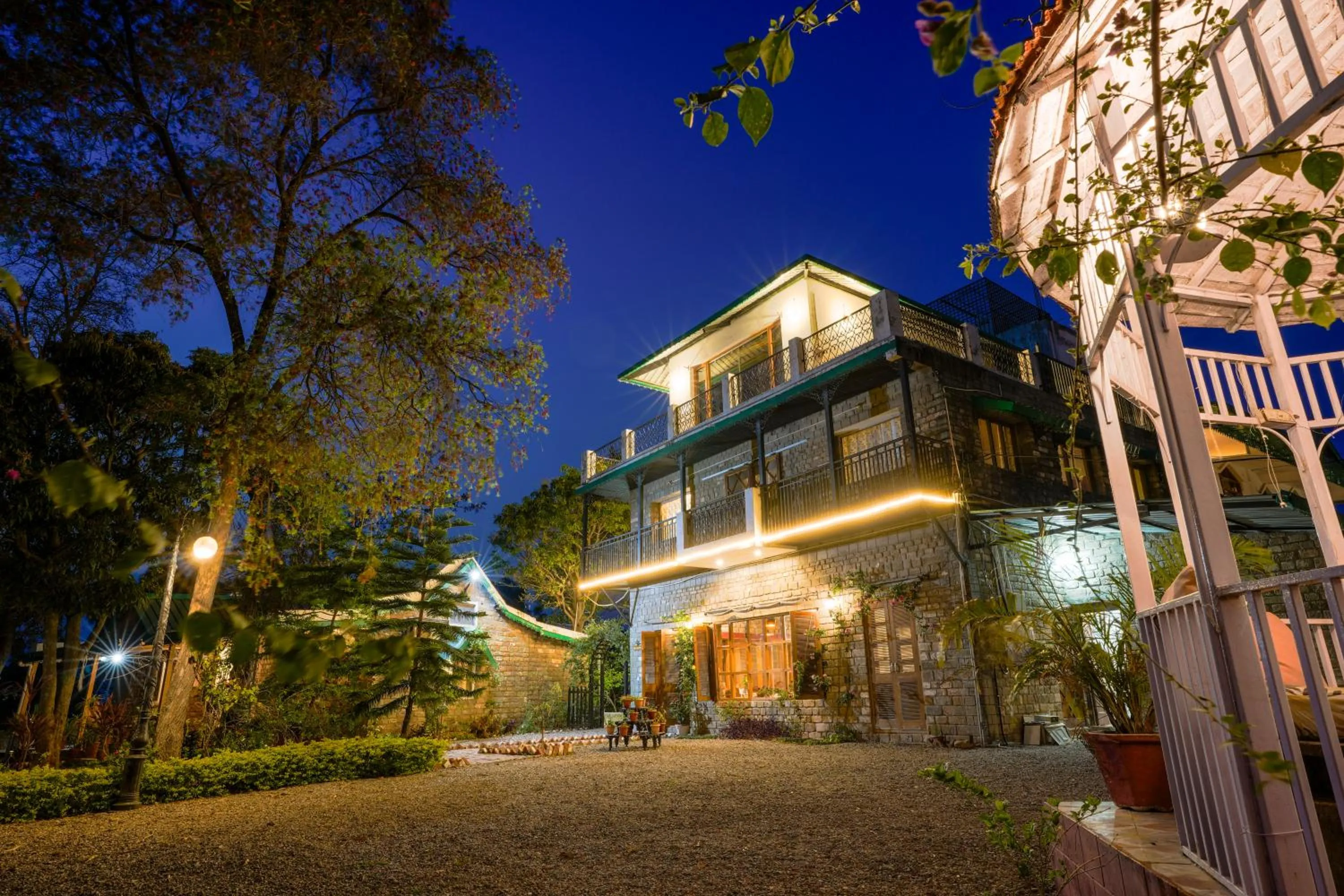 Property building in Seclude Nahan, Bantony Cottage