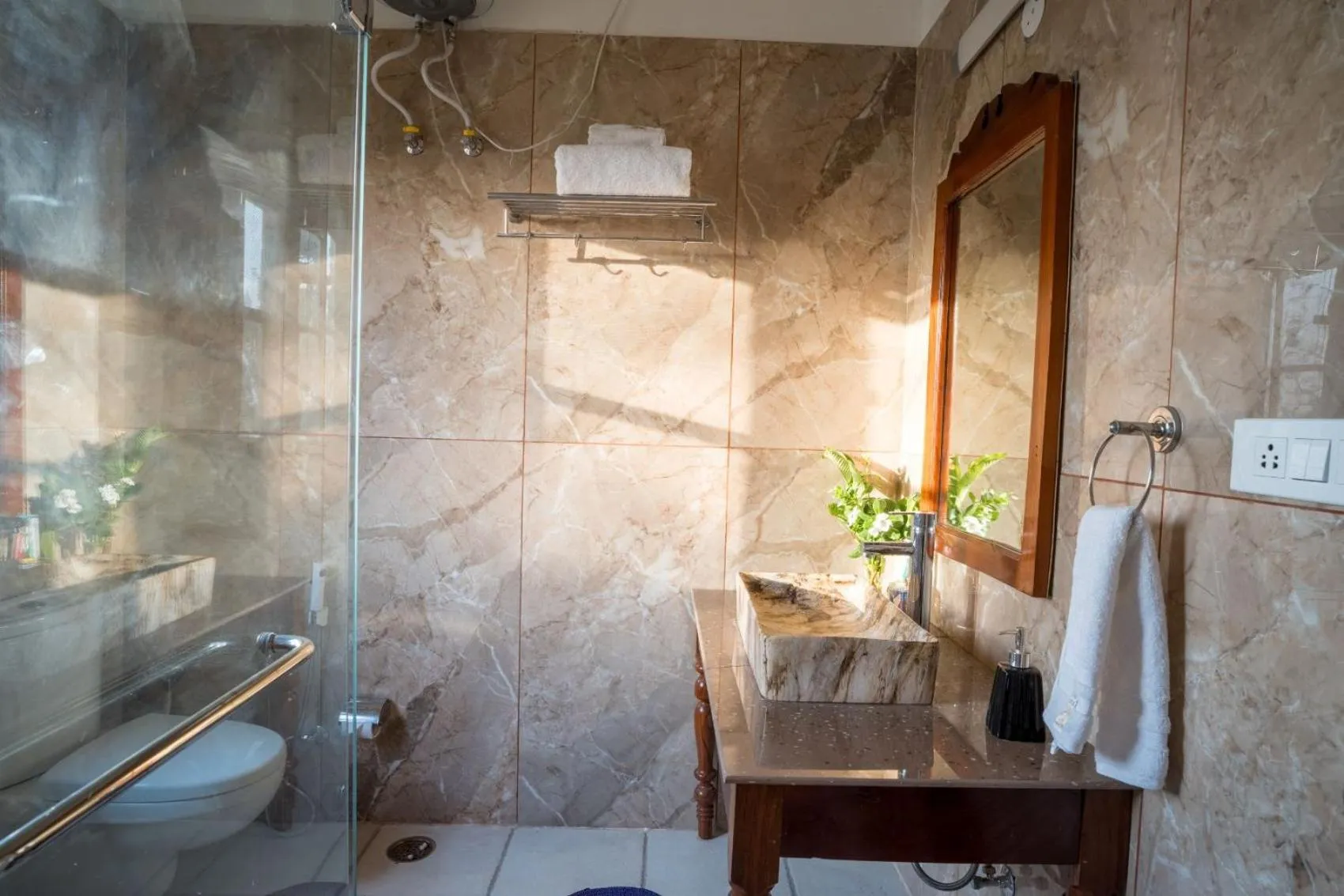 Shower in Seclude Nahan, Bantony Cottage