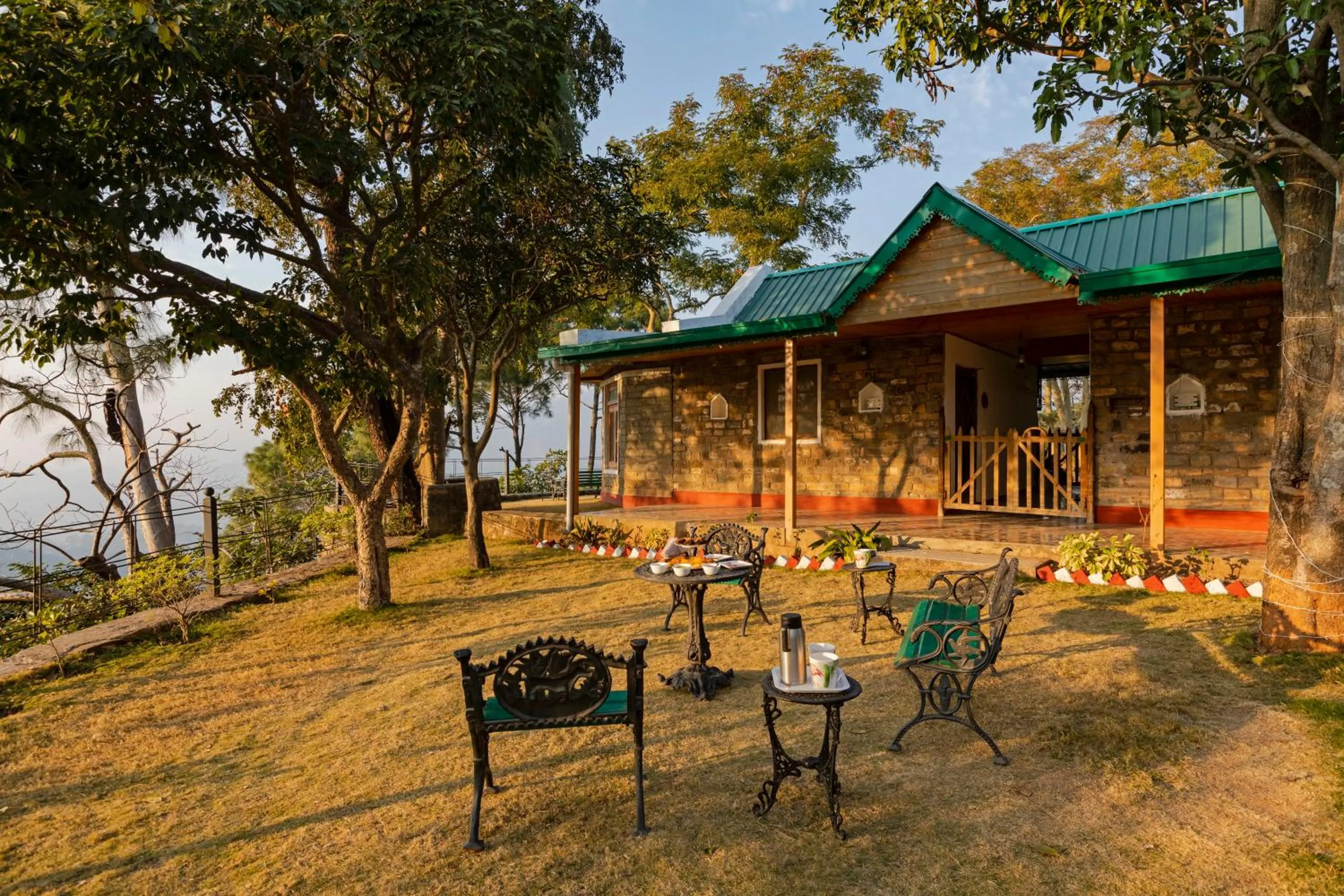 Property building in Seclude Nahan, Bantony Cottage