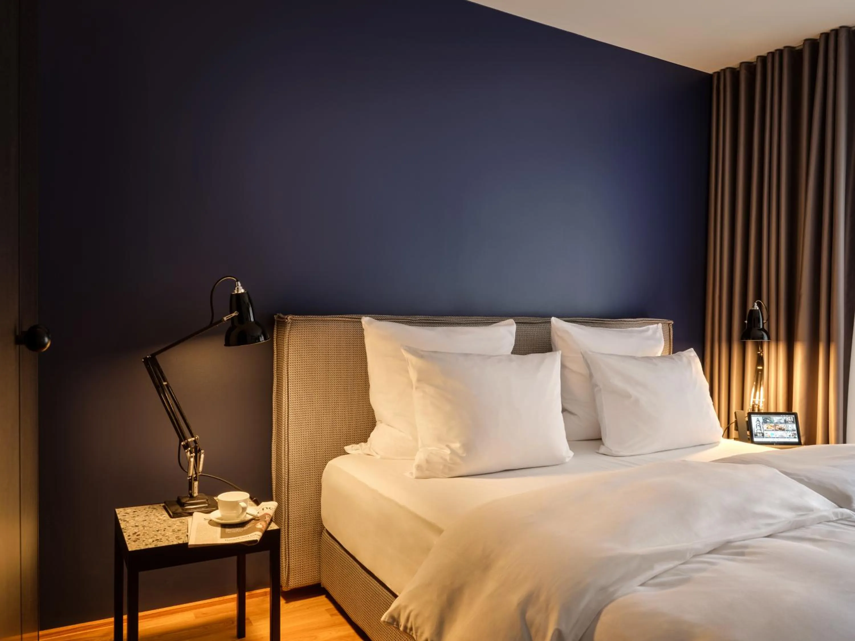 Bed in Boston Apartments HH