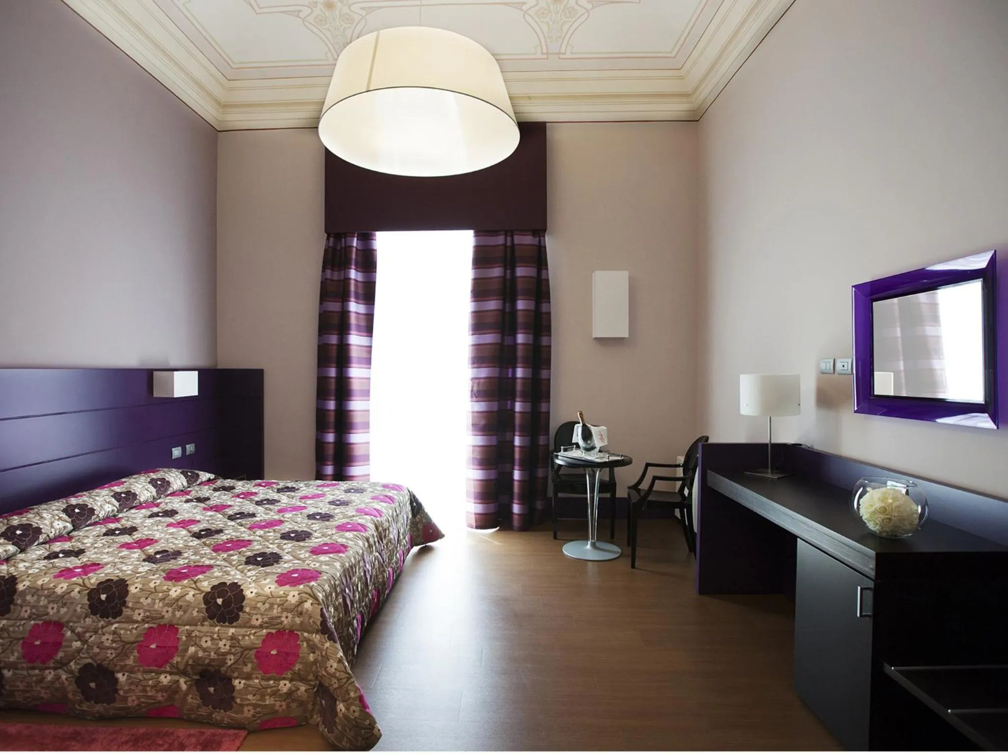 Bedroom, Bed in Hotel Vittoria