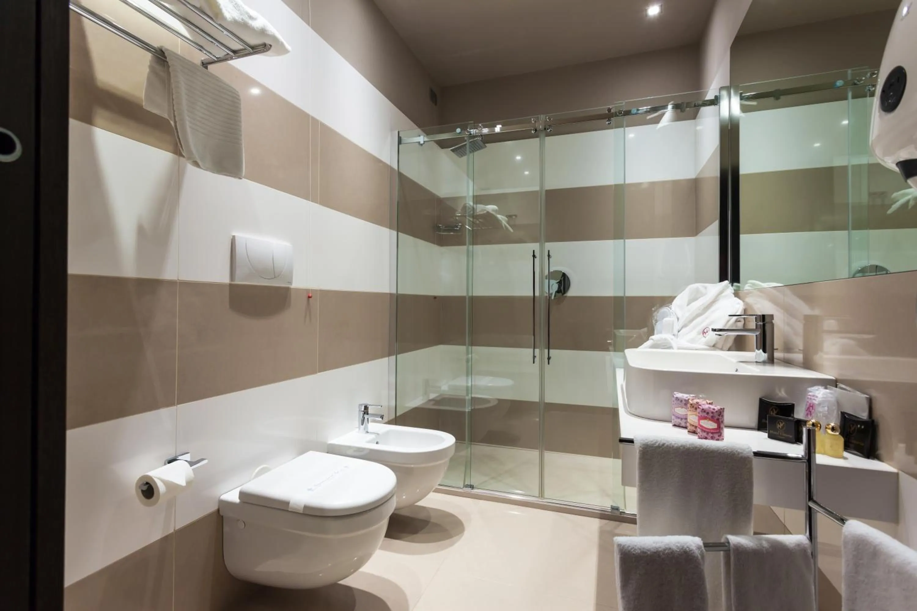 Bathroom in Hotel Vittoria