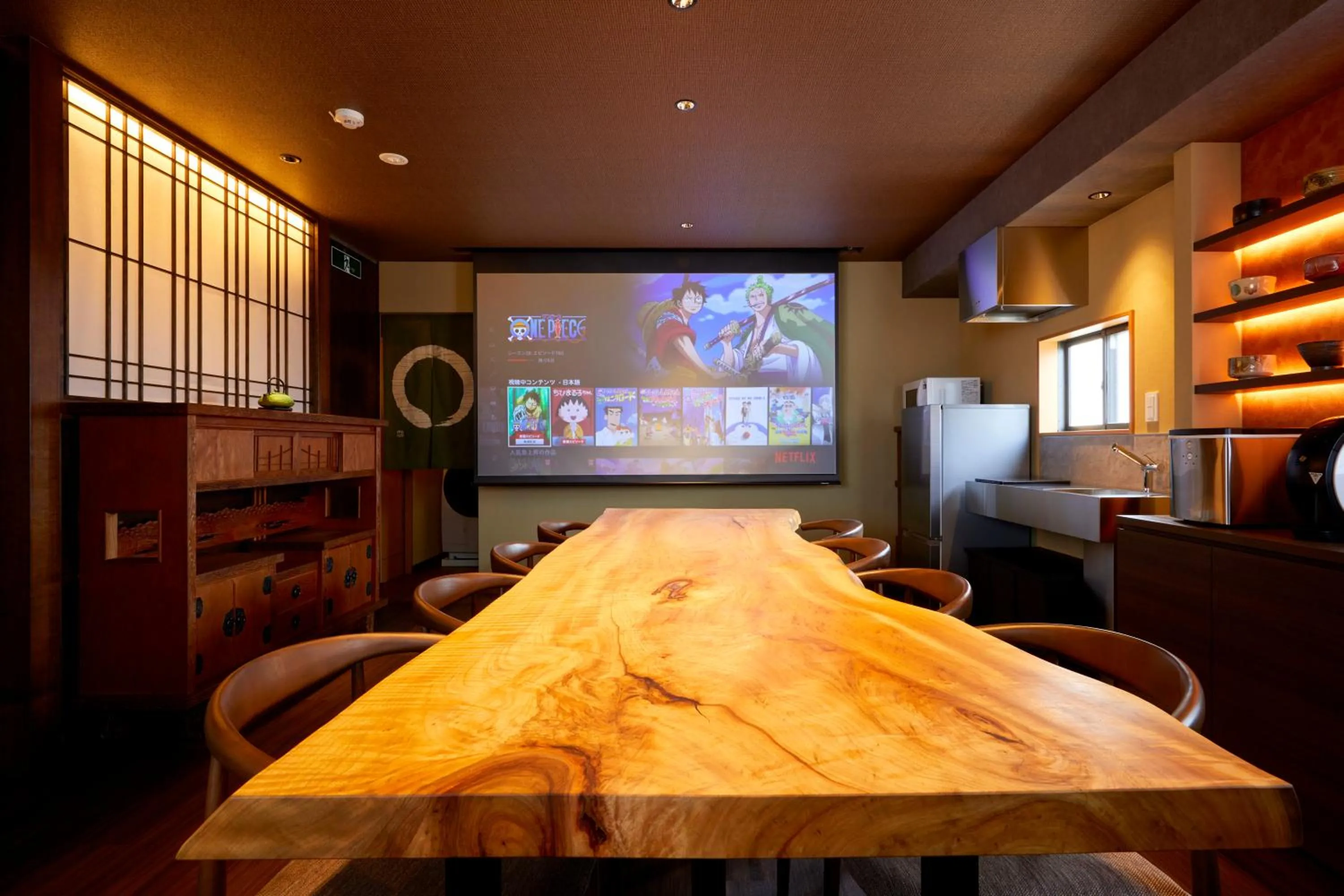 Living room in 古今 天下茶屋 with a private parking lot and a half open-air bath and direct to KIX