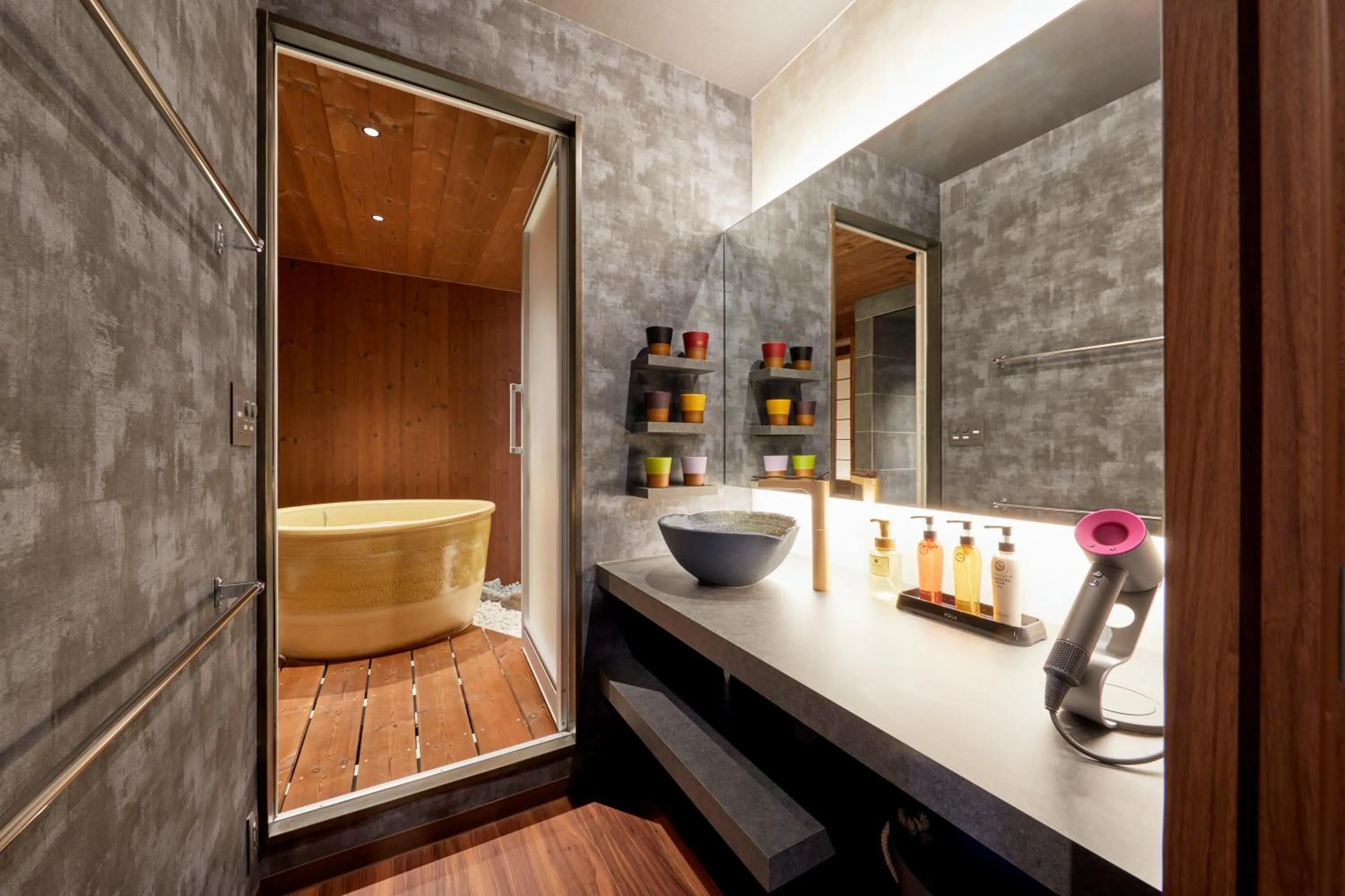 Bathroom, Bed in 古今 天下茶屋 with a private parking lot and a half open-air bath and direct to KIX