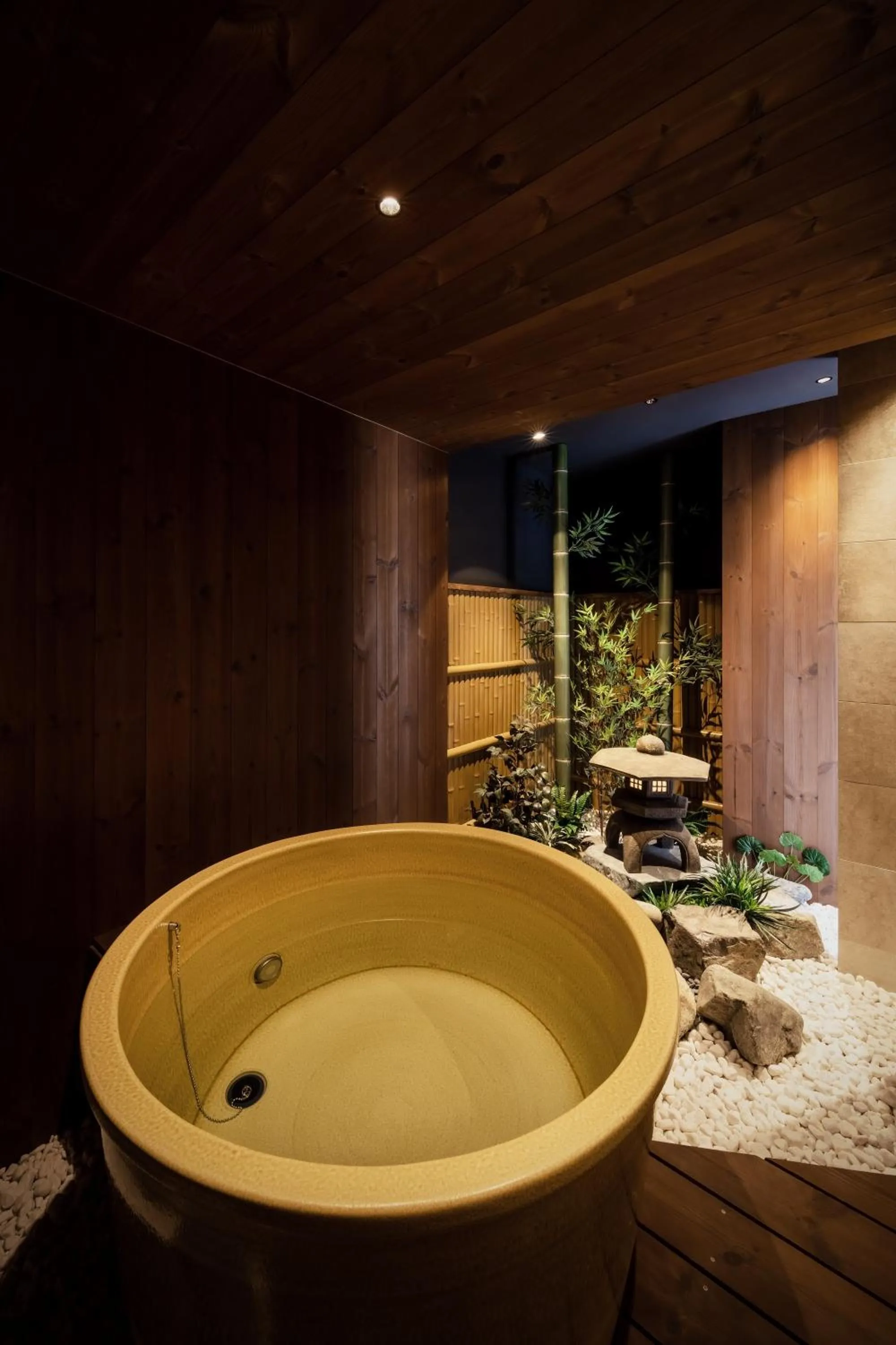 Hot Tub in 古今 天下茶屋 with a private parking lot and a half open-air bath and direct to KIX