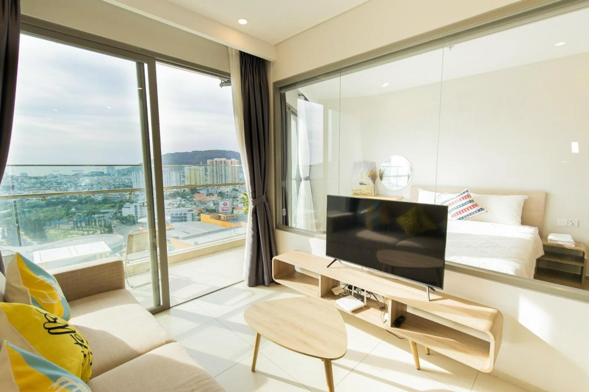 Communal lounge/ TV room in Ken's House -The Sóng Condotel Vũng Tàu