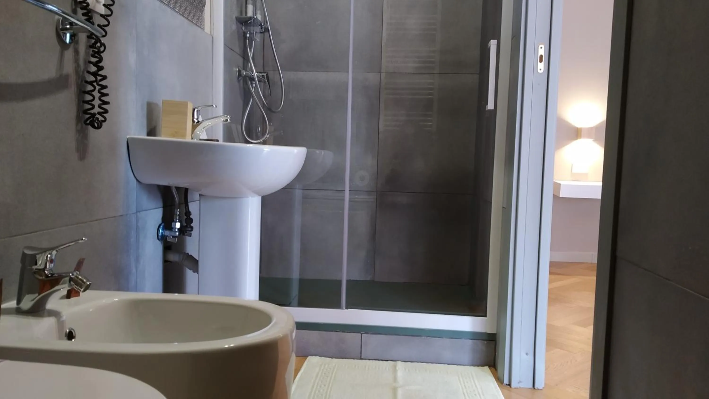 Shower in Cconforthotels R&B Suite&Chic