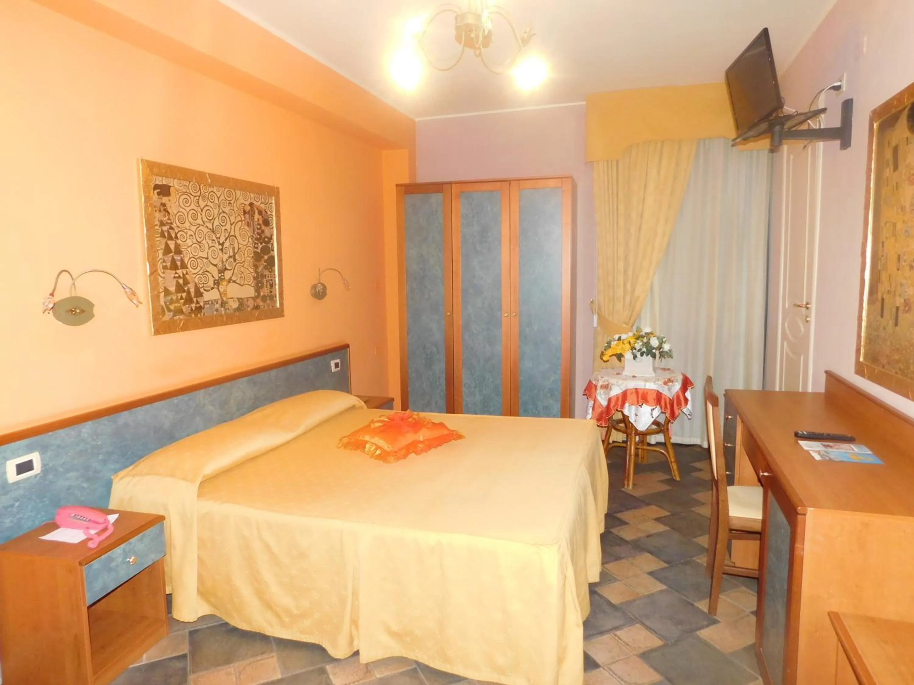 Bed in Hotel Blumentag