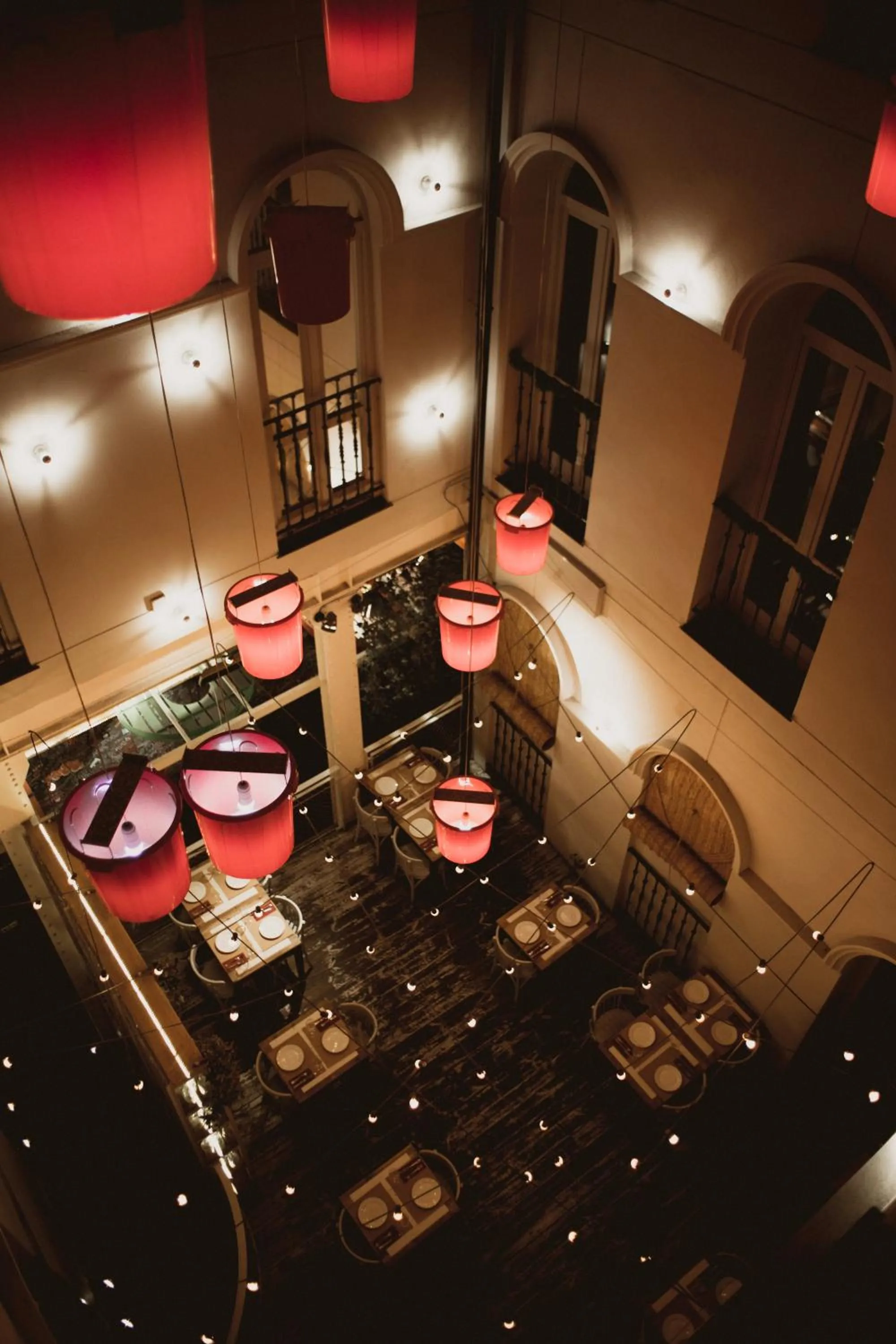 Restaurant/places to eat in room00 Chueca Hostel