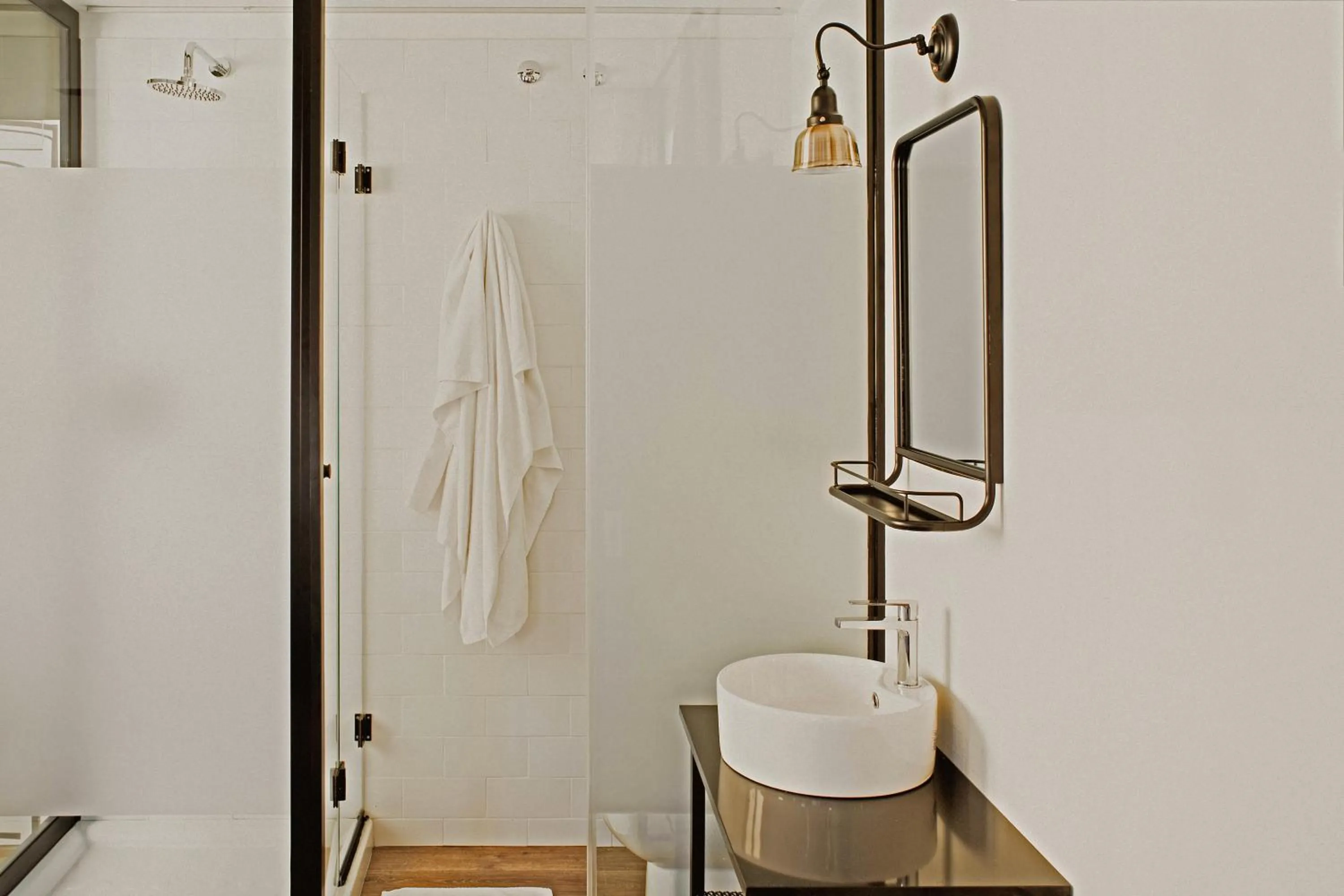 Bathroom in room00 Chueca Hostel