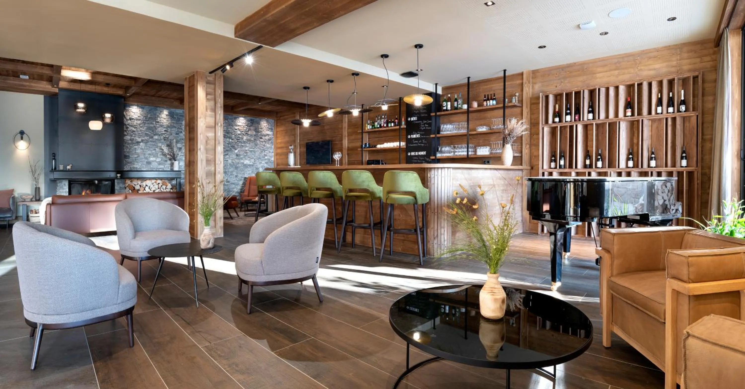 Lounge or bar in MGM Hôtels & Résidences - Résidence Chalets de Joy