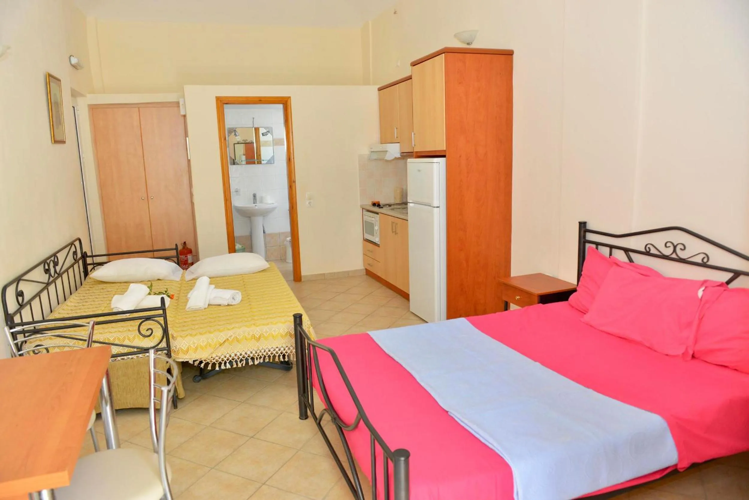 Kitchen or kitchenette, Bed in Korali