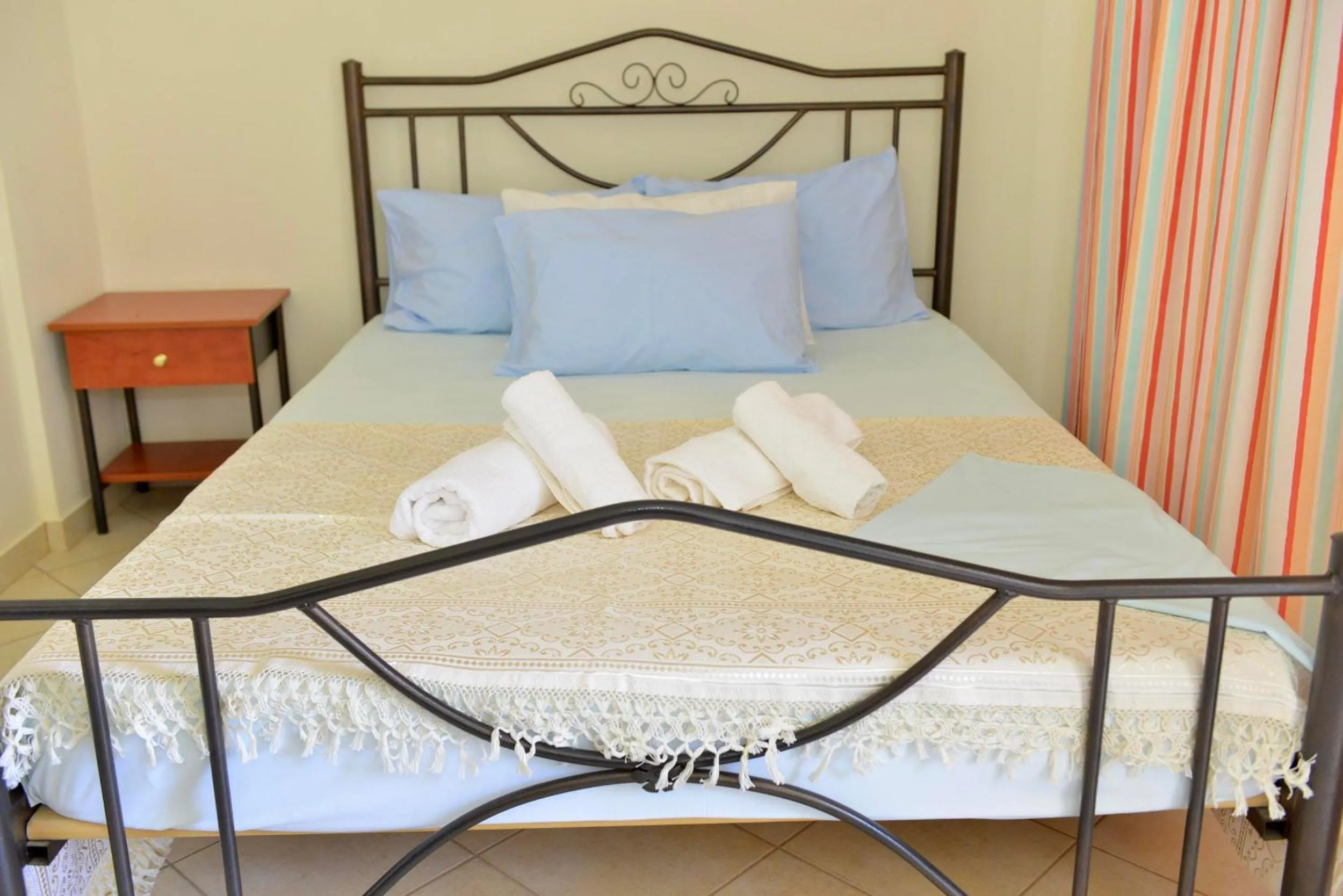 Bedroom, Bed in Korali