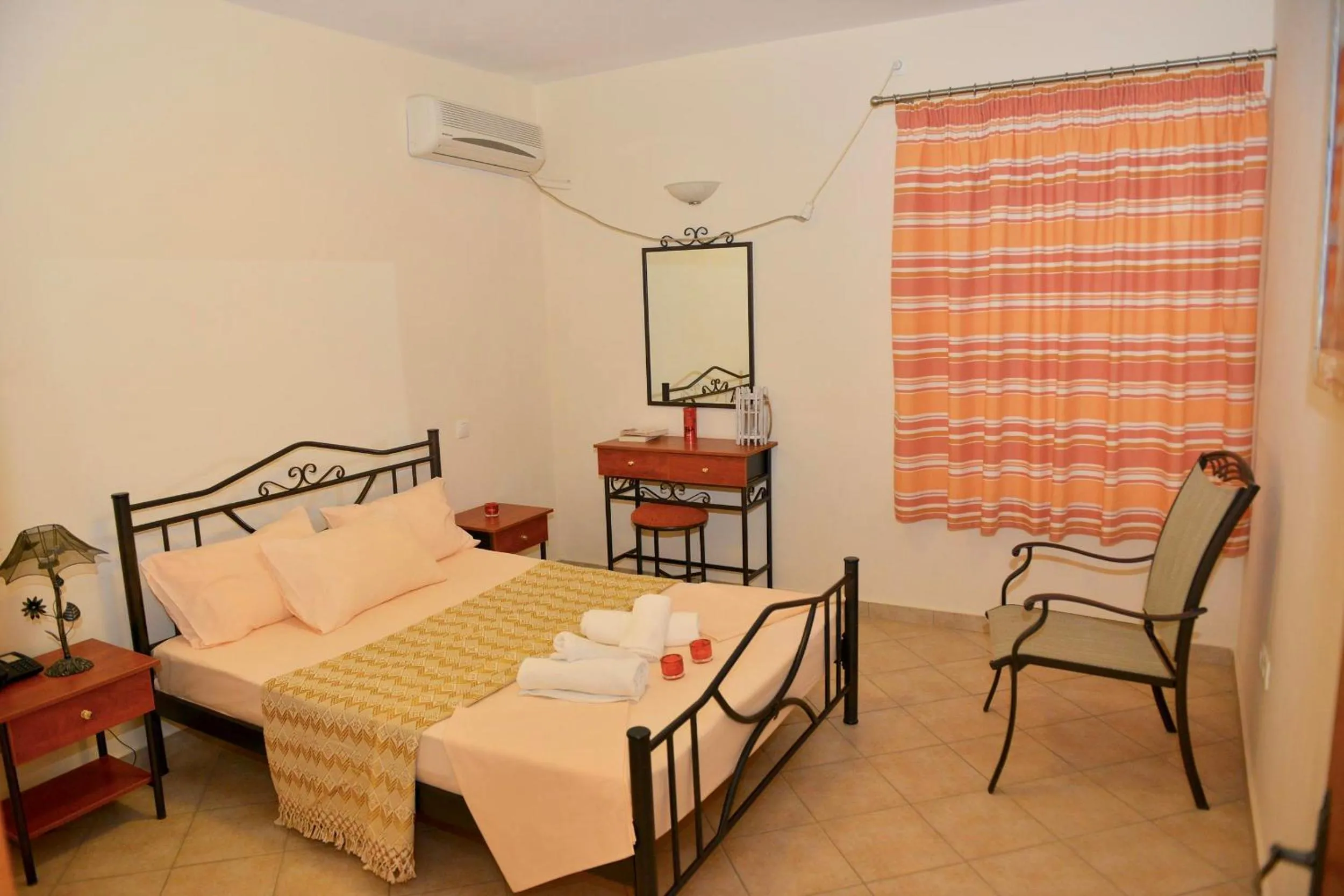 Bedroom, Bed in Korali