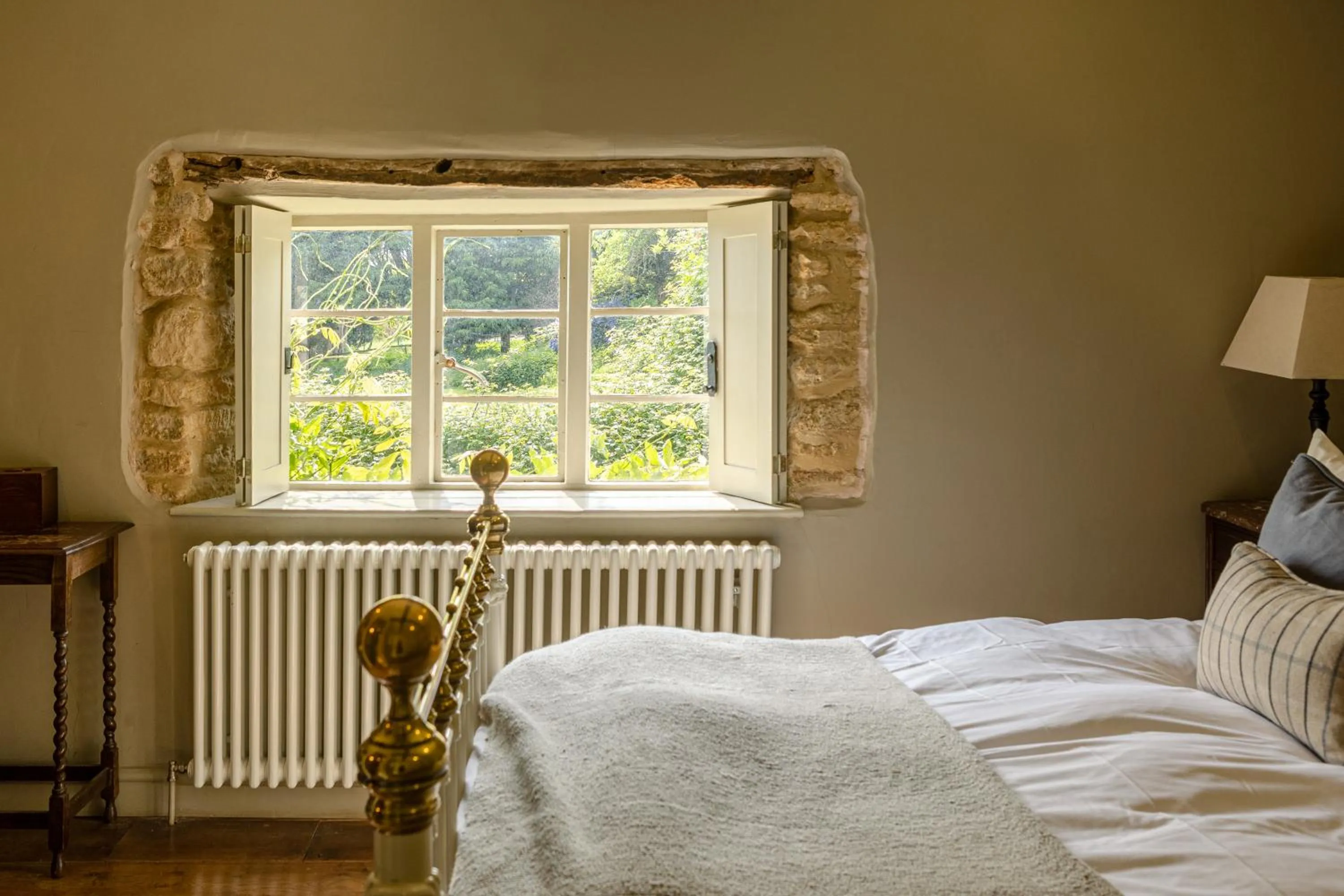 Bedroom, Bed in The Ebrington Arms