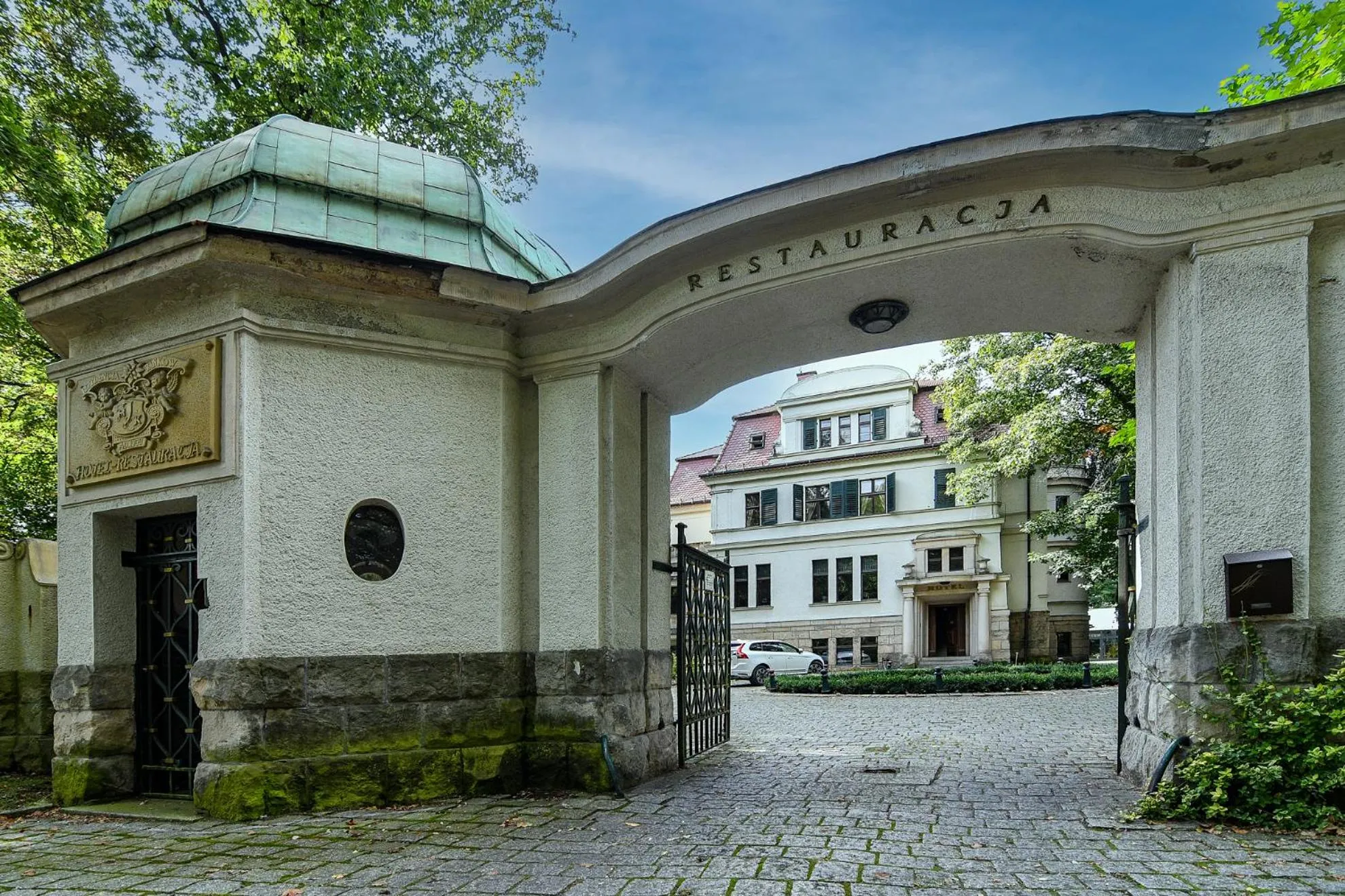 Property building in Rezydencja Janków
