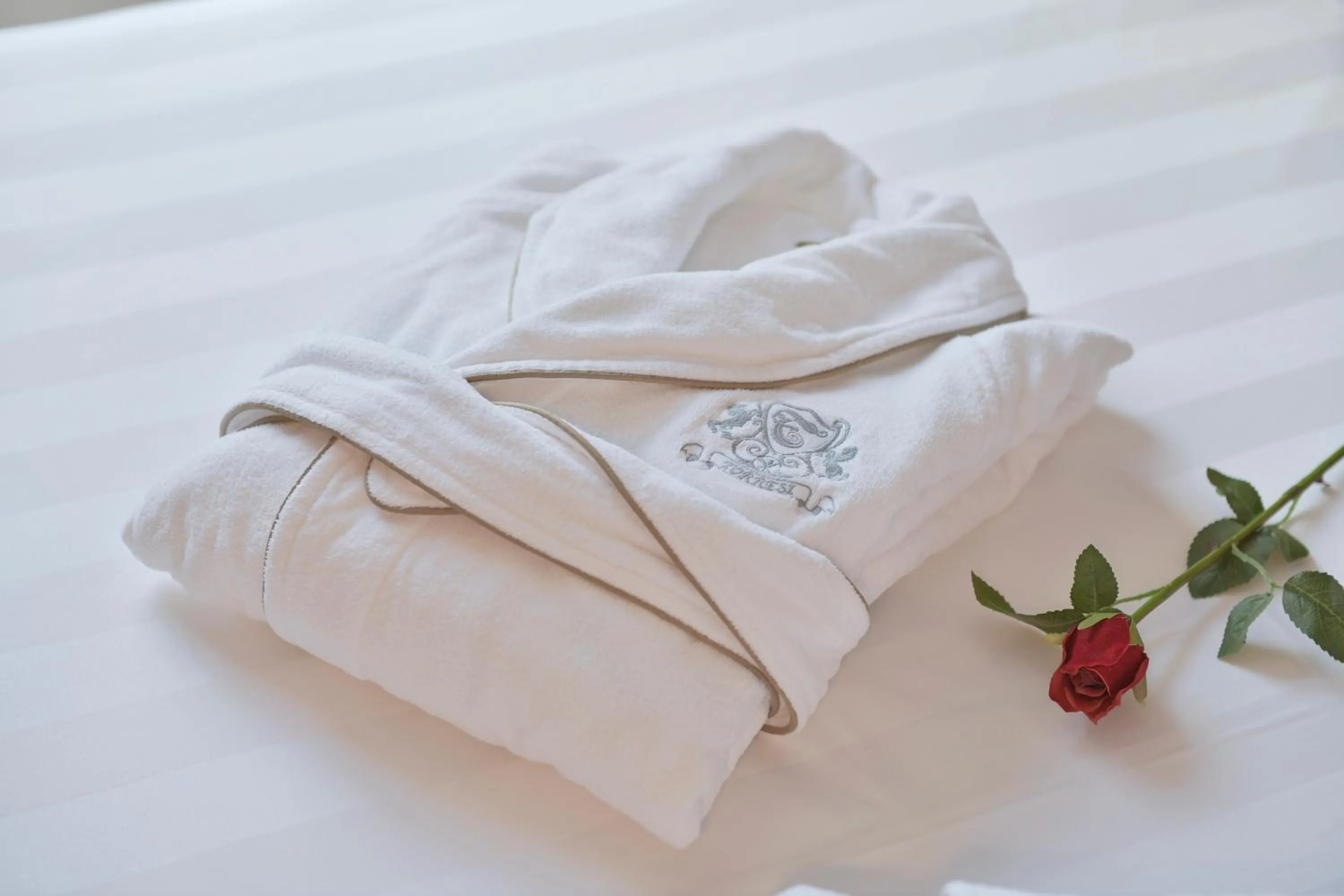 towels, Bed in Hotel Torresi