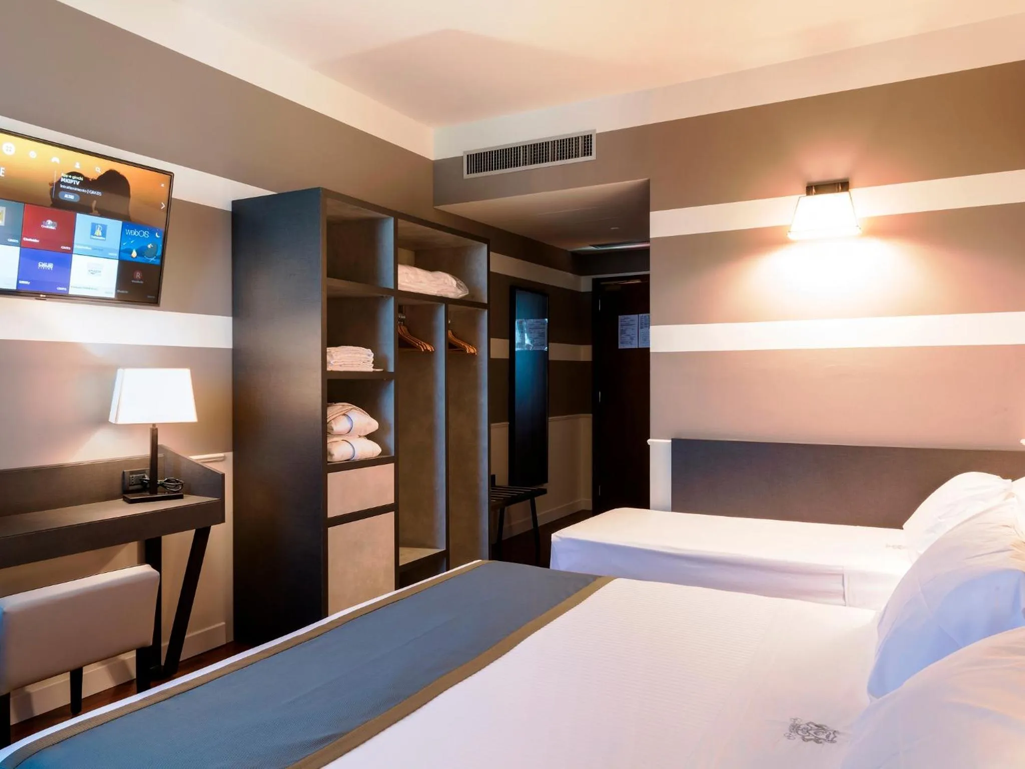 Photo of the whole room, Bed in Hotel Torresi