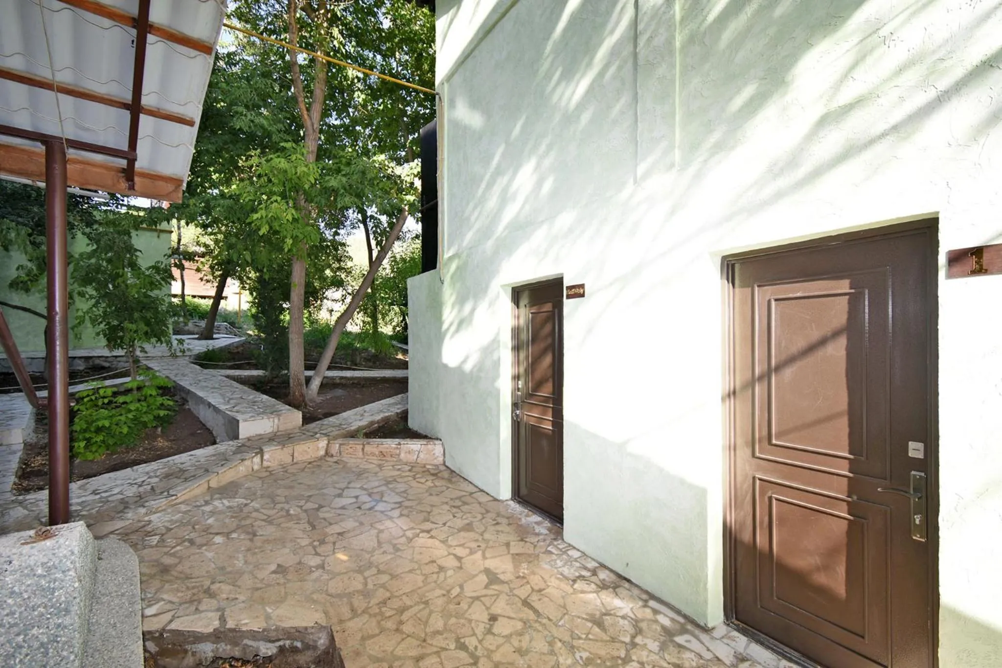 Property building in Forest Hills