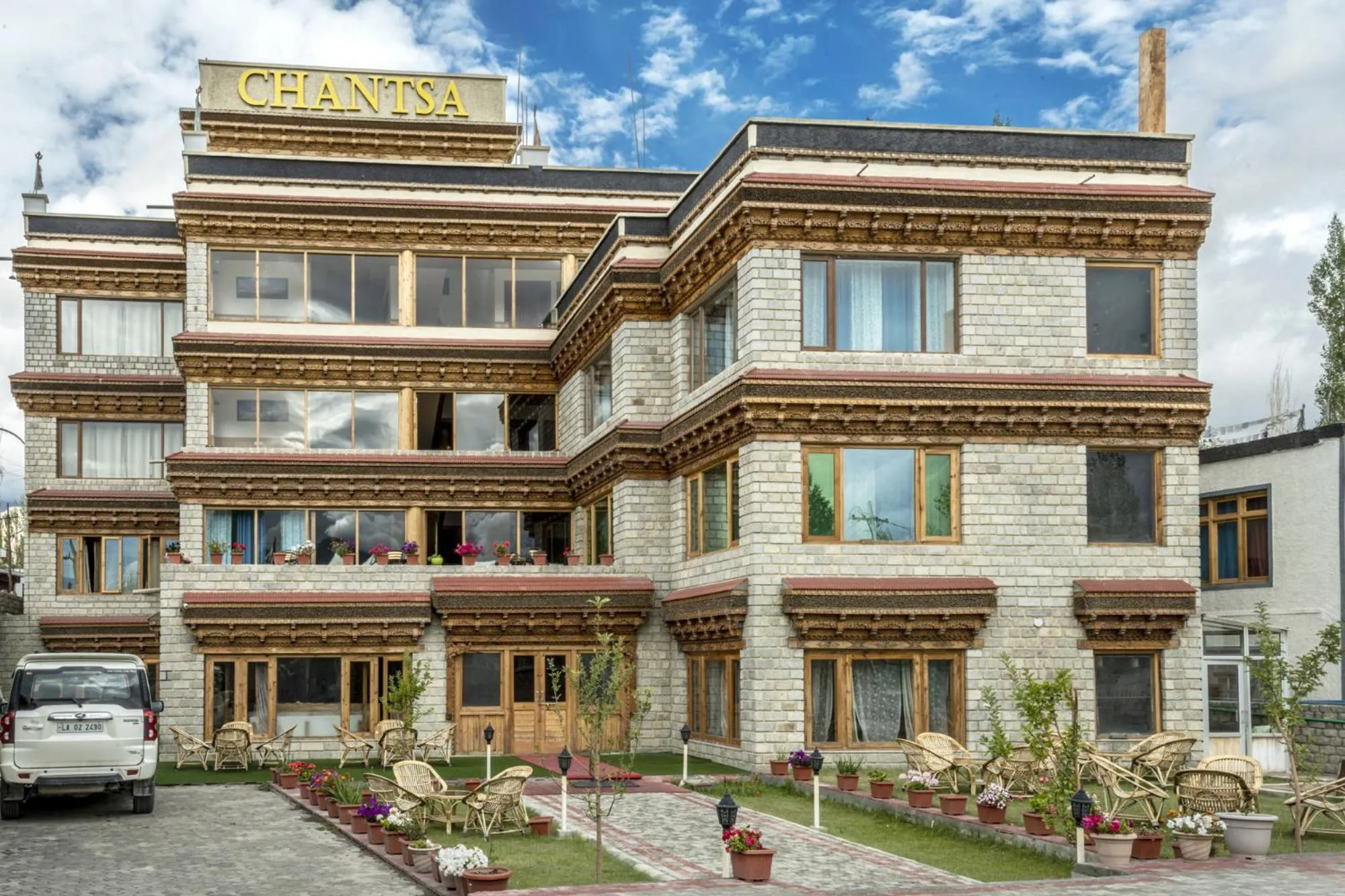 Property building in HOTEL CHANTSA