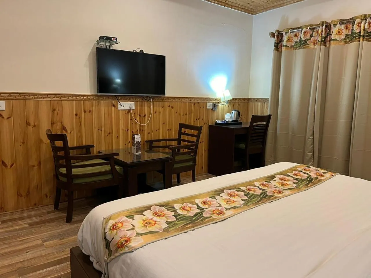 Bedroom, Bed in HOTEL CHANTSA