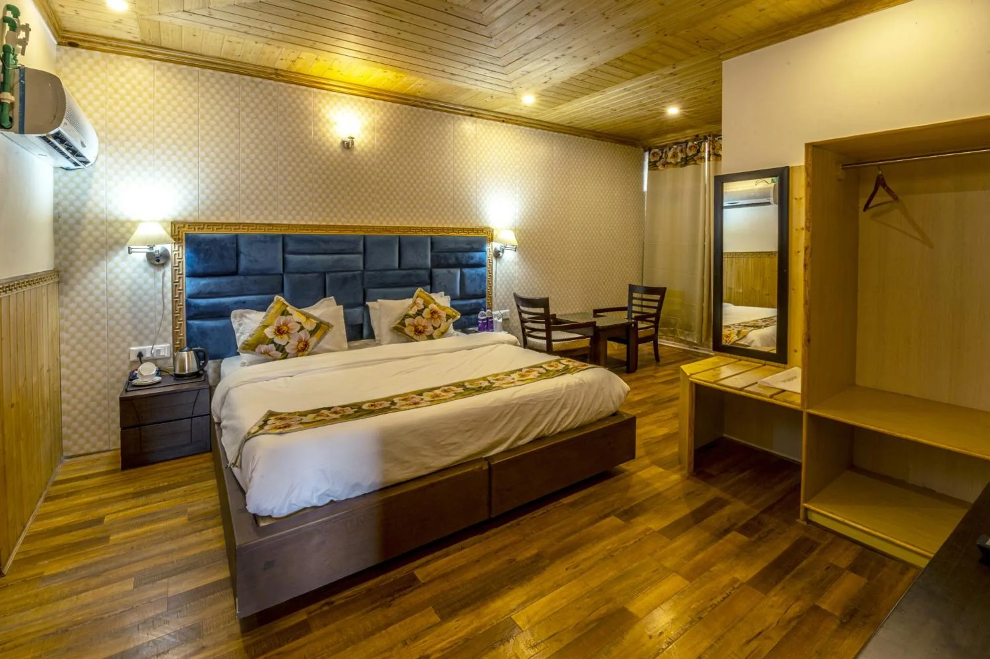 Bedroom, Bed in HOTEL CHANTSA