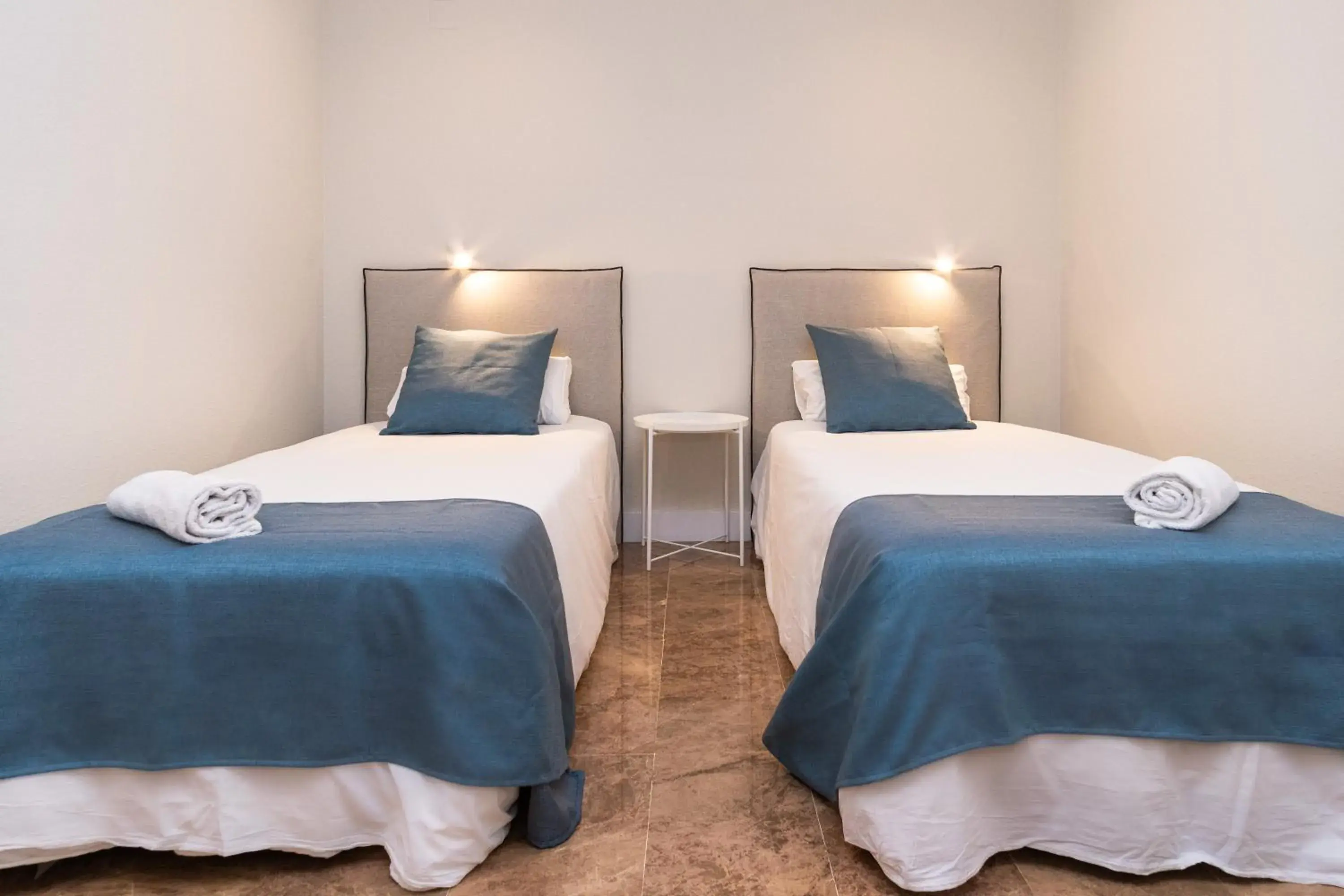 Standard Twin Room - single occupancy in VTZ The Orus Factory Hotel - Parking Muy Económico Standard Twin Room - single occupancy in VTZ The Orus Factory Hotel - Parking Muy Económico